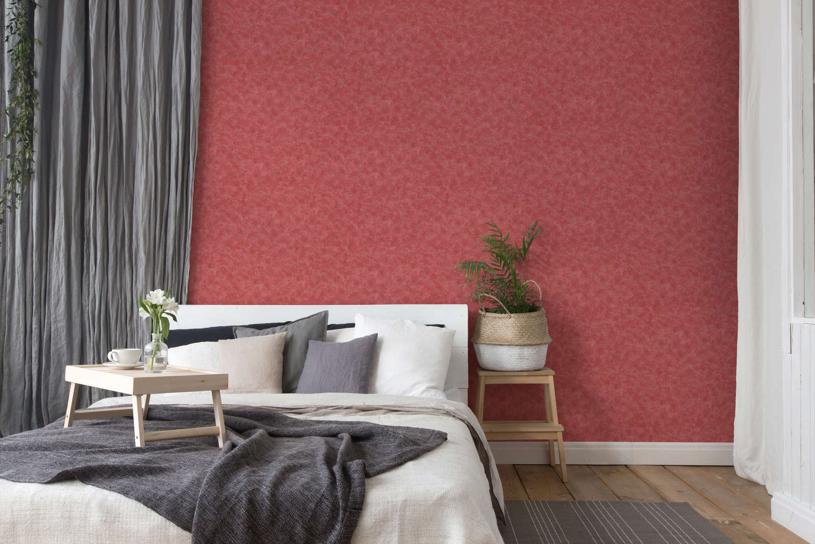             Red non-woven wallpaper shaded, satin with texture effect
        
