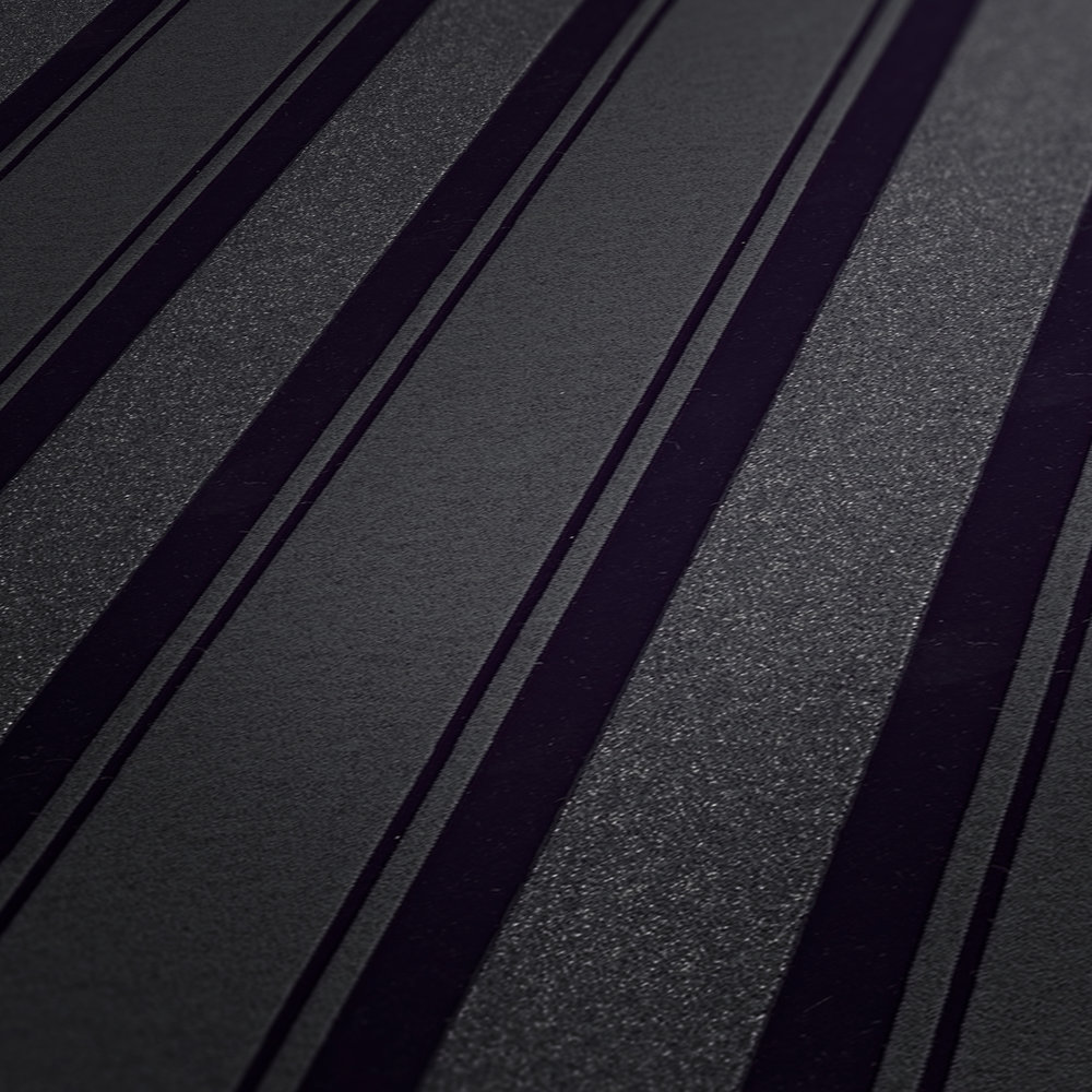             Striped wallpaper with glitter effect - black
        