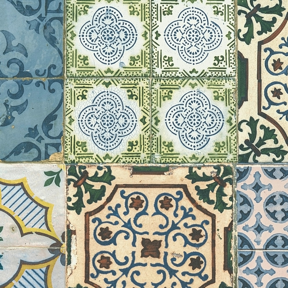            Carta da parati a mosaico con aspetto di piastrelle in stile vintage - multicolore
        