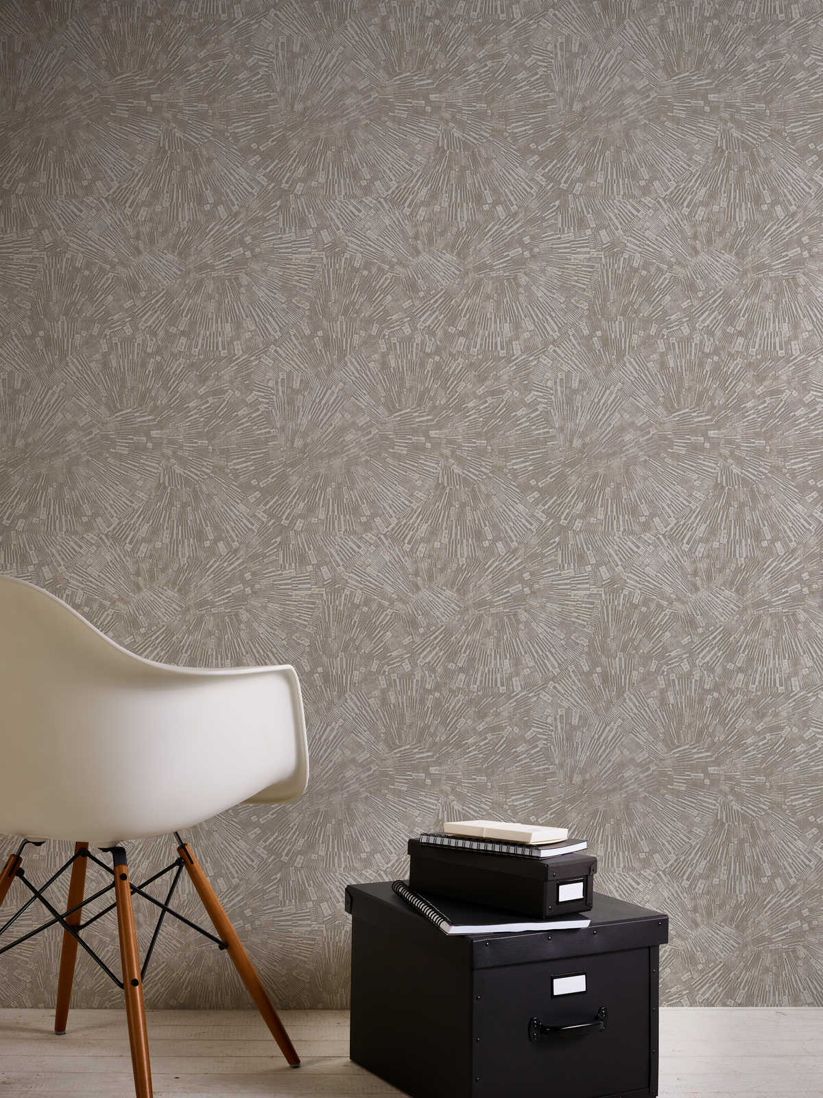             Non-woven wallpaper metallic pattern in retro style - beige, brown
        