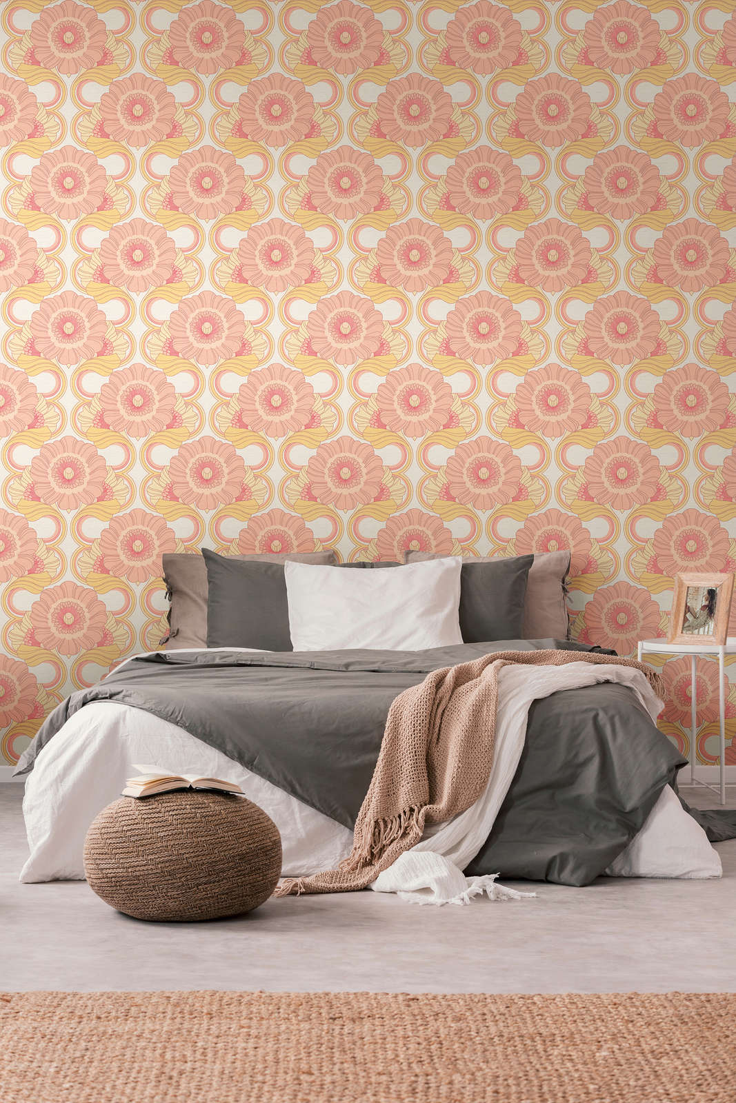             Floral retro wallpaper with light structure - yellow, pink, white
        