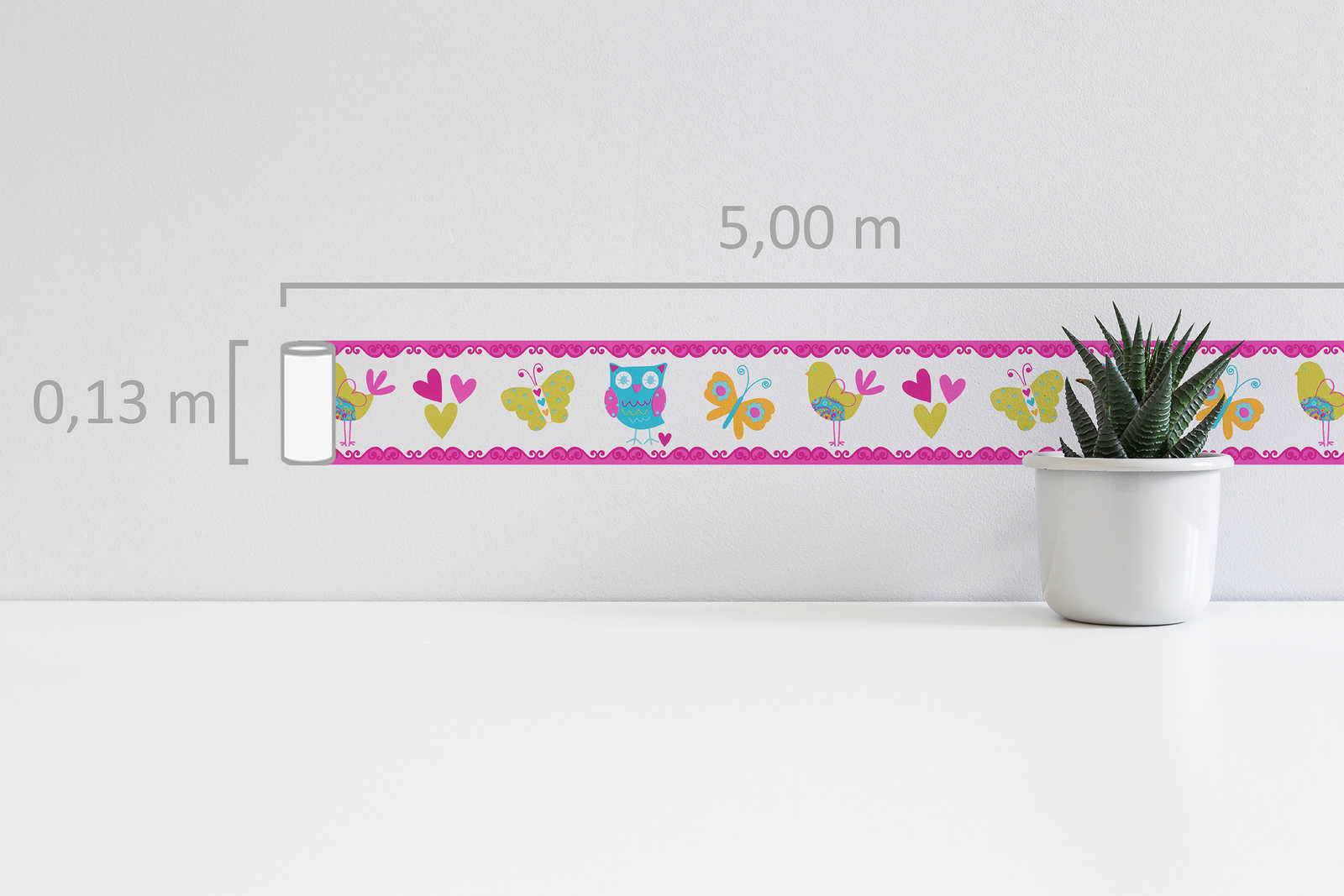             Nursery border with animal motif for girls - colourful
        