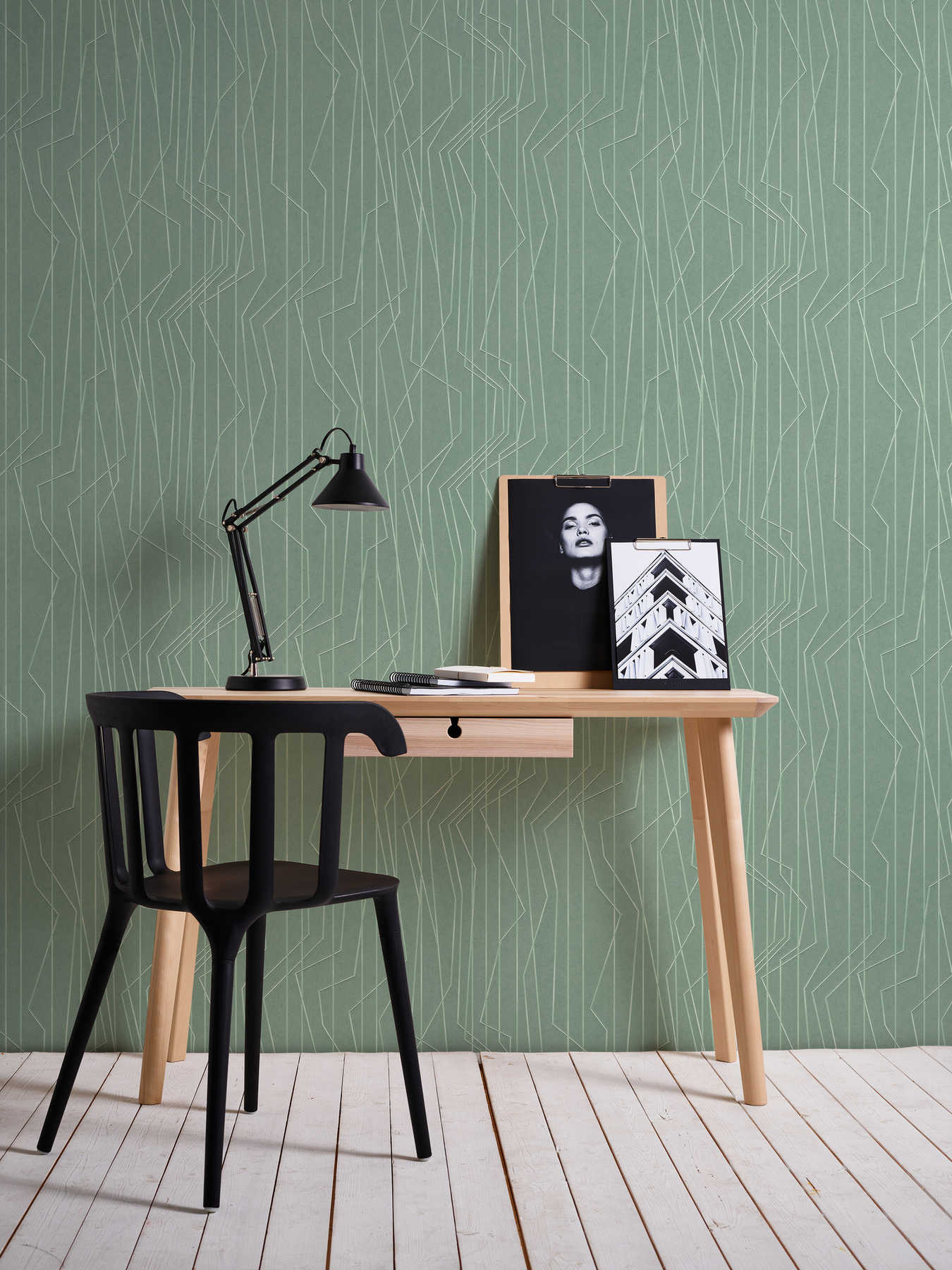             Green non-woven wallpaper with embossed pattern - green
        