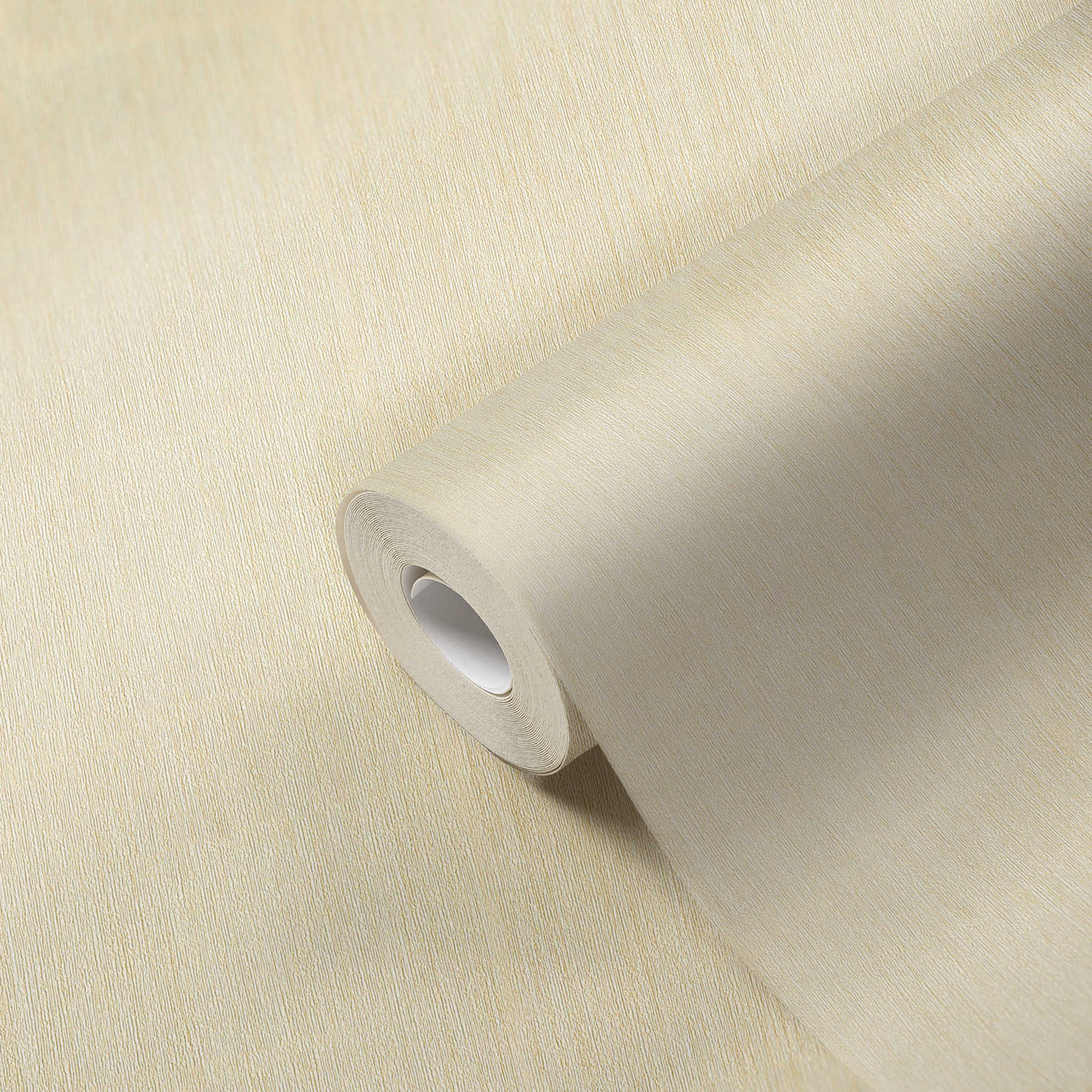             Carta da parati chiara screziata di crema con struttura tessile
        