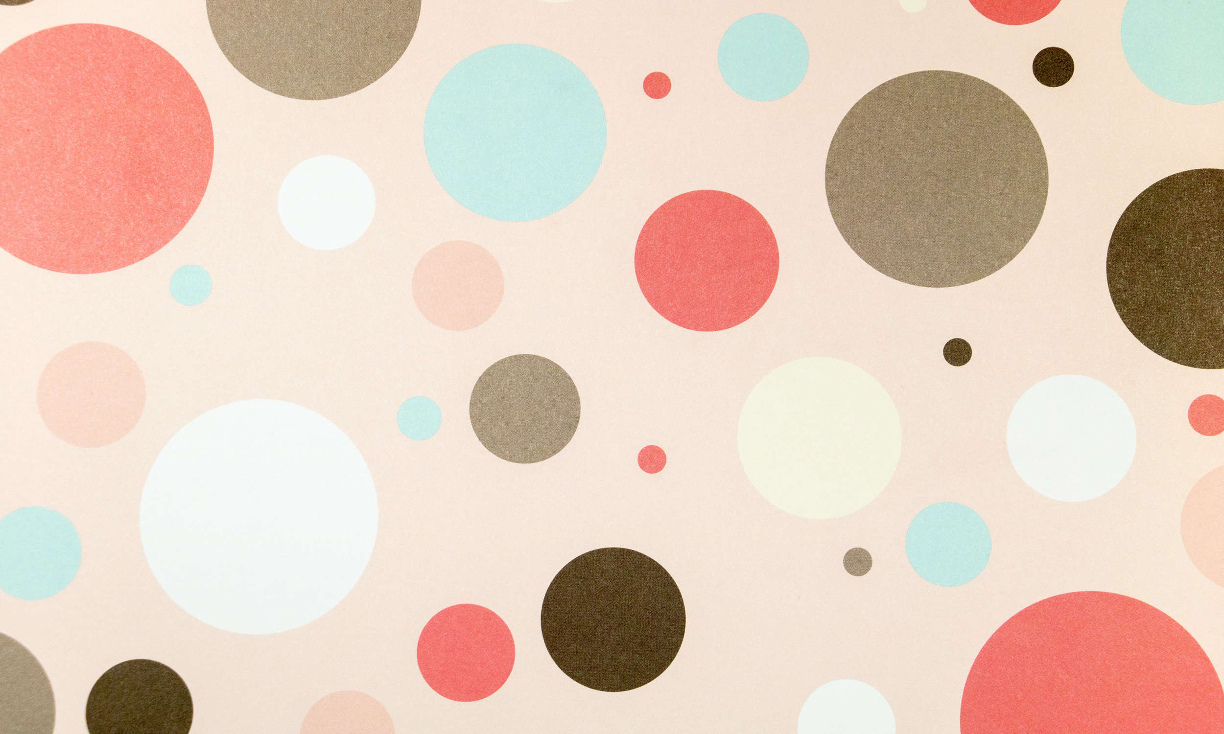             Nursery mural with colourful circles - Smooth & slightly shiny non-woven
        