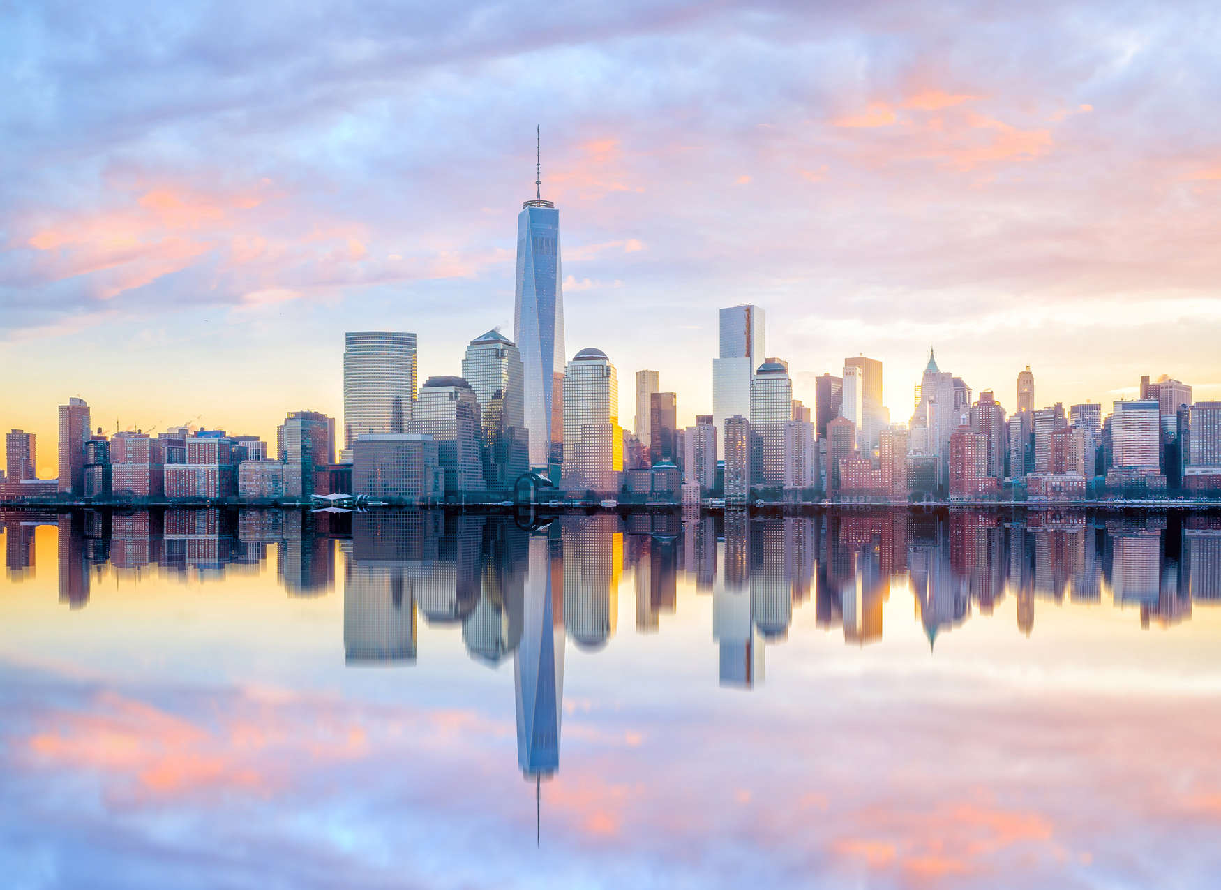             Digital behang New York Skyline in de ochtend - Blauw, grijs, geel
        