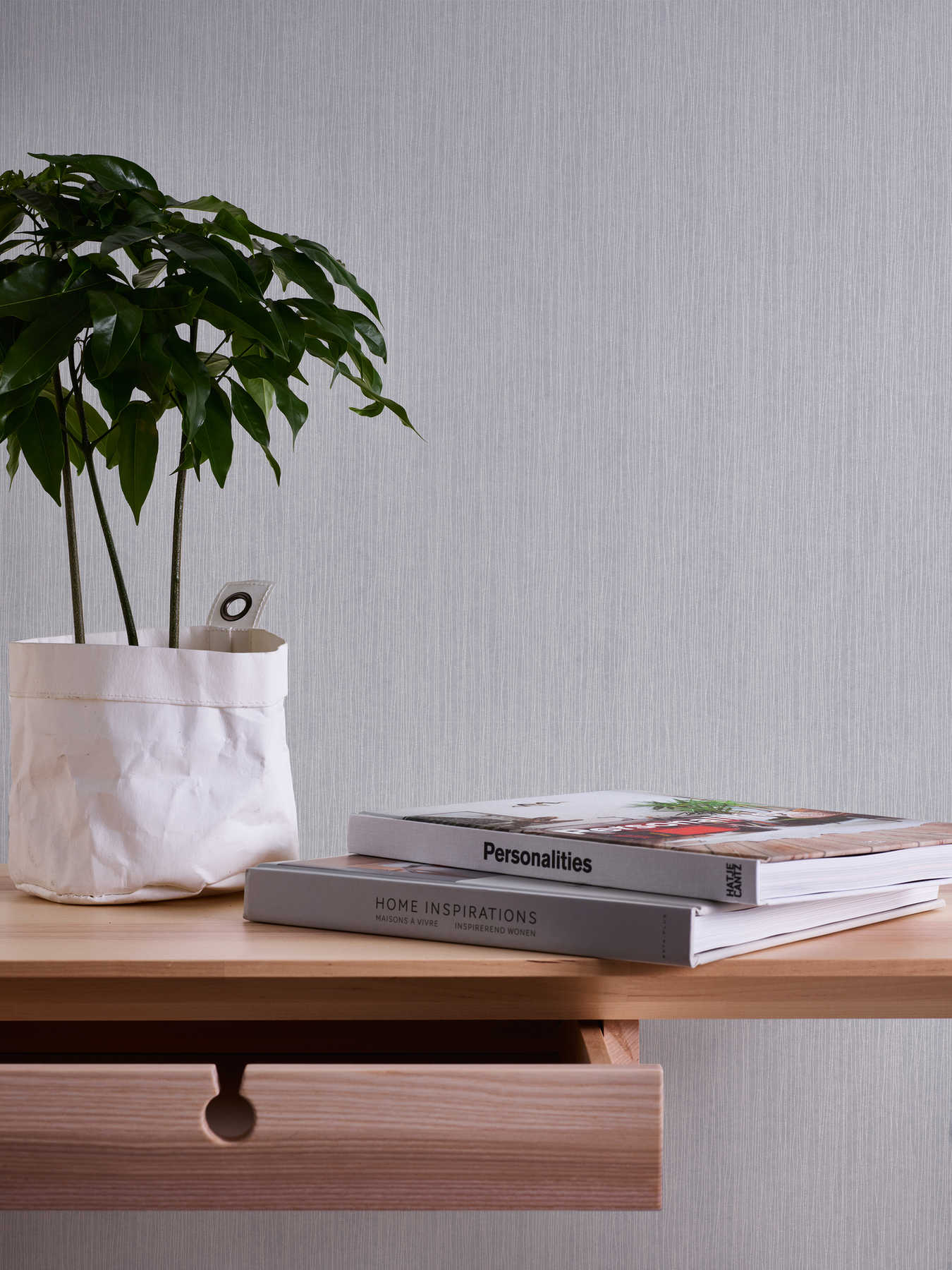             Paintable wallpaper non-woven with nature structure design
        