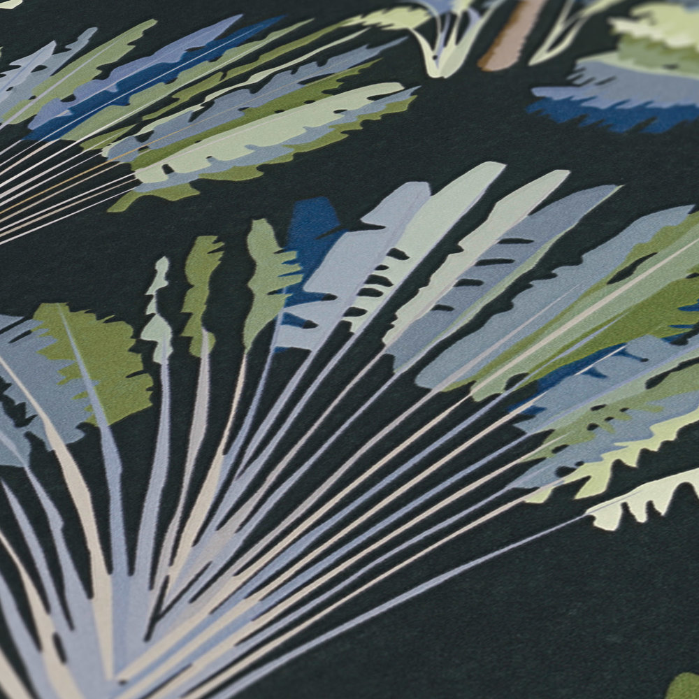             Papel pintado oscuro con diseño de palmeras con estampado - verde, negro, azul
        