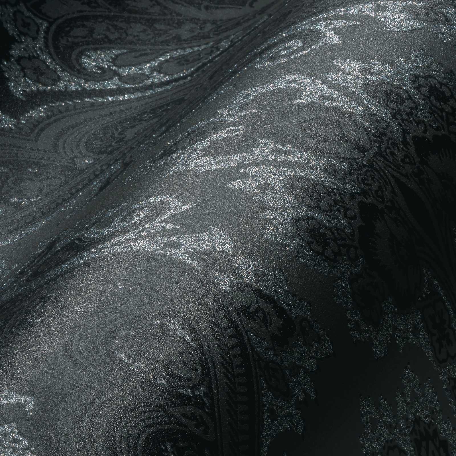            Black wallpaper with ornamental pattern & silver effect - Metallic, Black
        