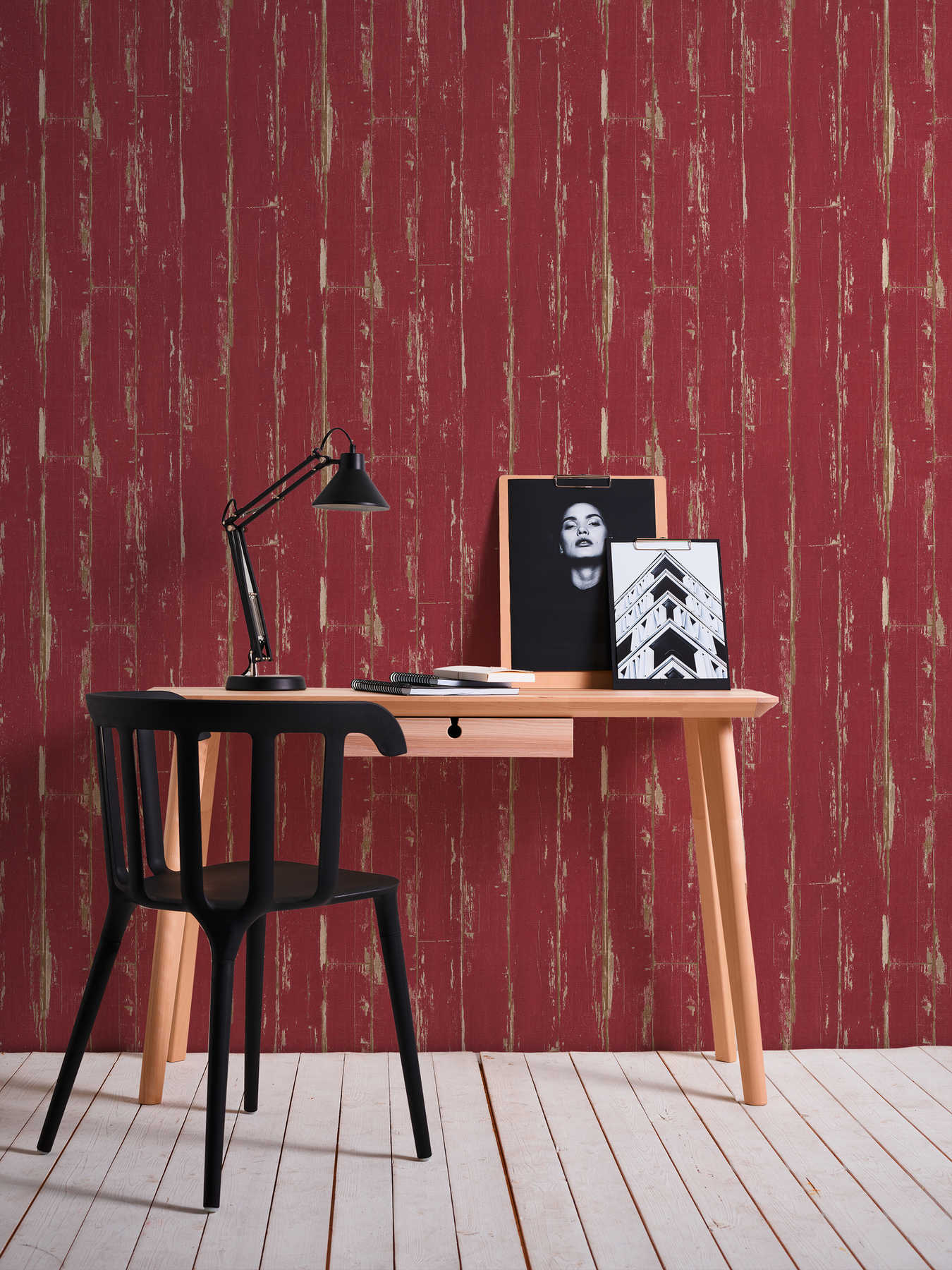             Papel pintado de madera con tablas, aspecto vintage y aspecto usado - rojo
        