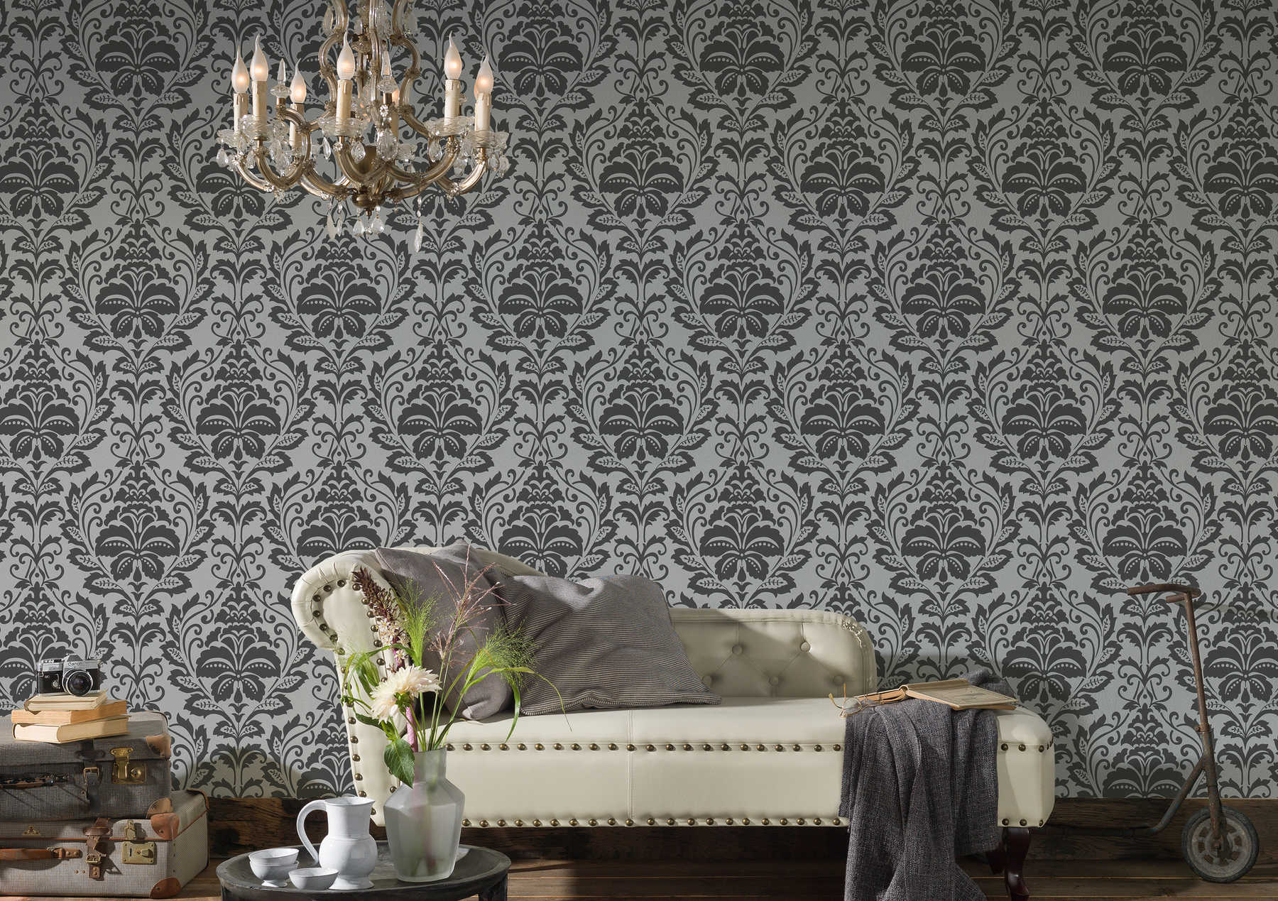             Neo classic ornament wallpaper, floral - grey, black
        