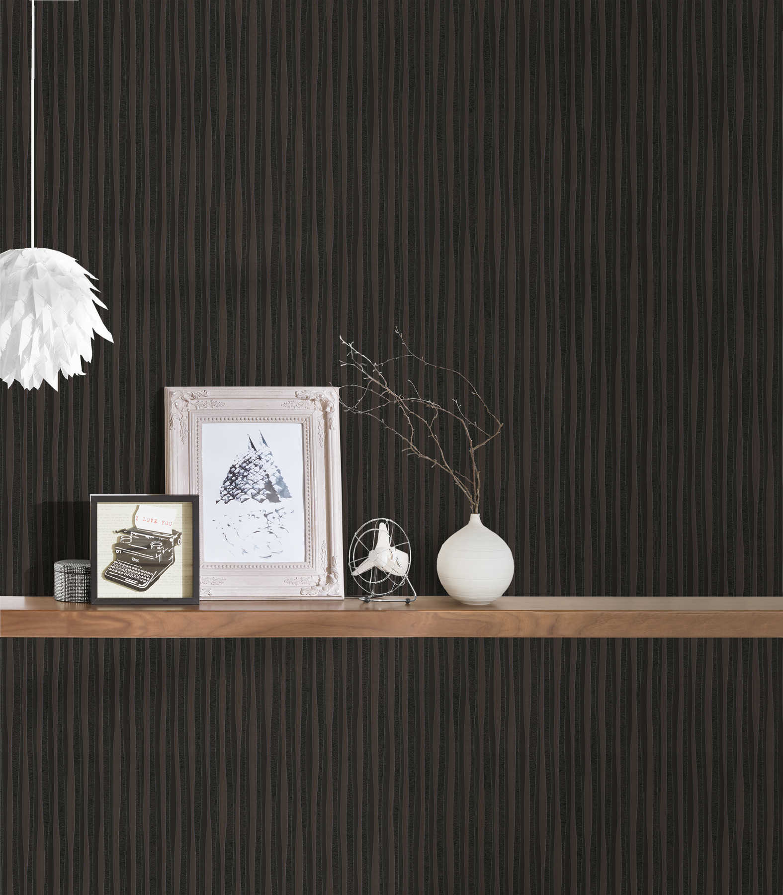             Wallpaper with narrow & moving stripes - brown
        