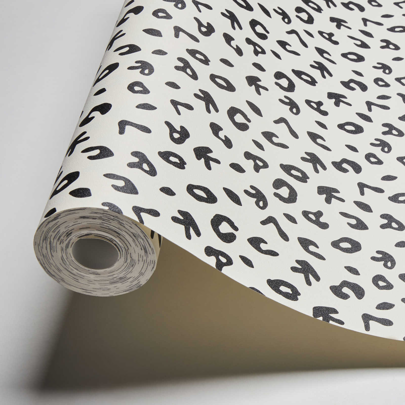             Karl LAGERFELD leopard print style wallpaper - Black, White
        