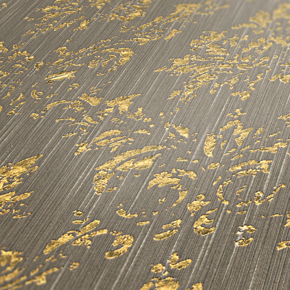             Papier peint avec ornements dorés, aspect usé - beige, or
        