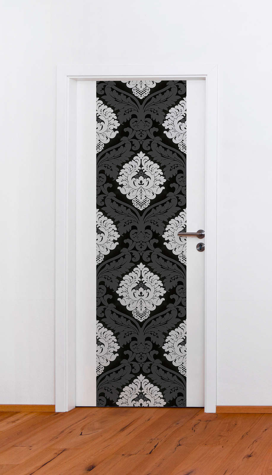             Barok behang zwart-wit met mat-glanseffect
        