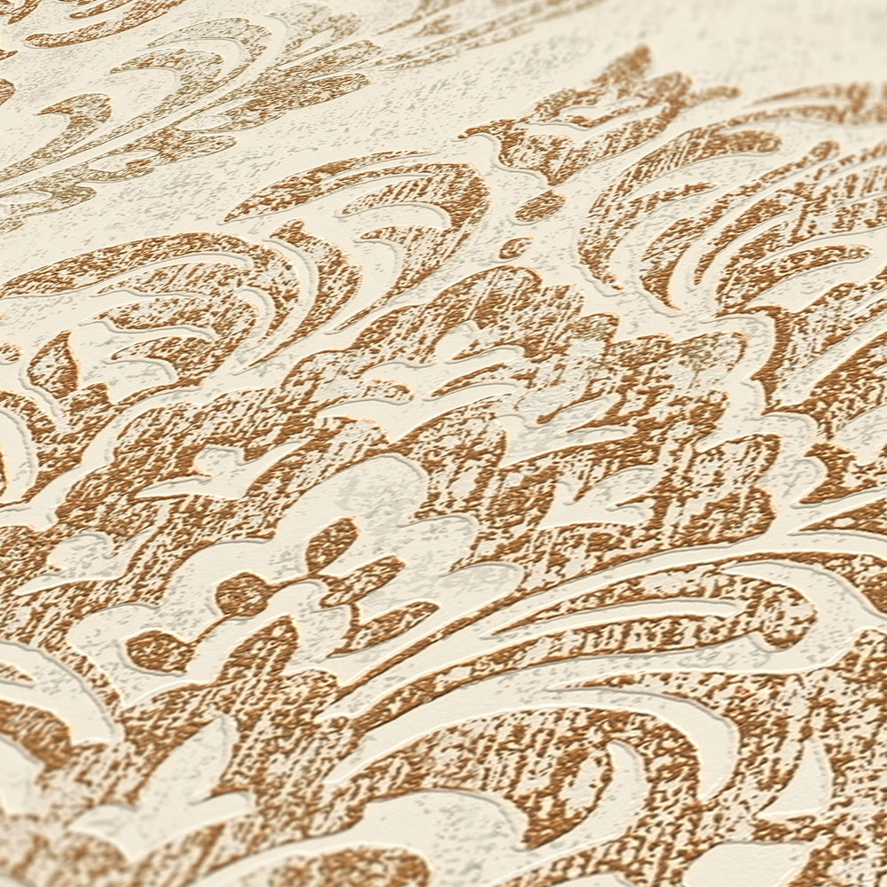             Papel pintado barroco en tejido-no-tejido con ornamento y aspecto metálico brillante - blanco, dorado, plateado
        
