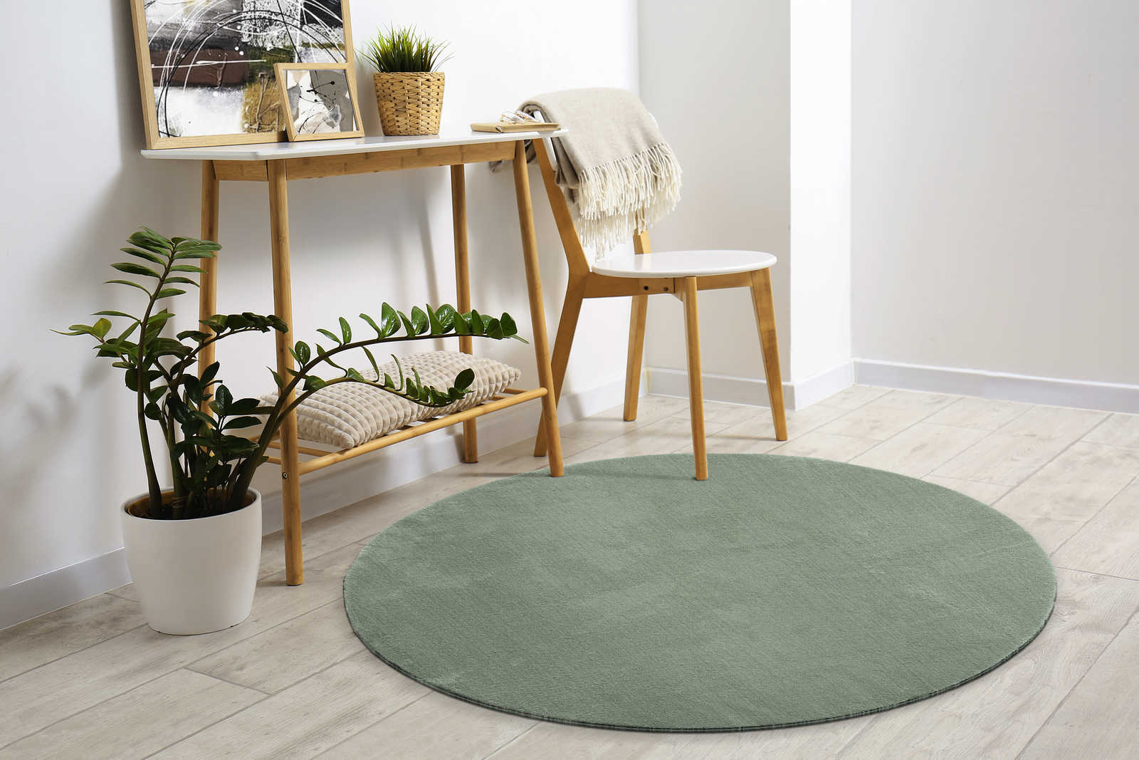 Soft Shaggy Carpet Round in Green - Ø 120 cm

