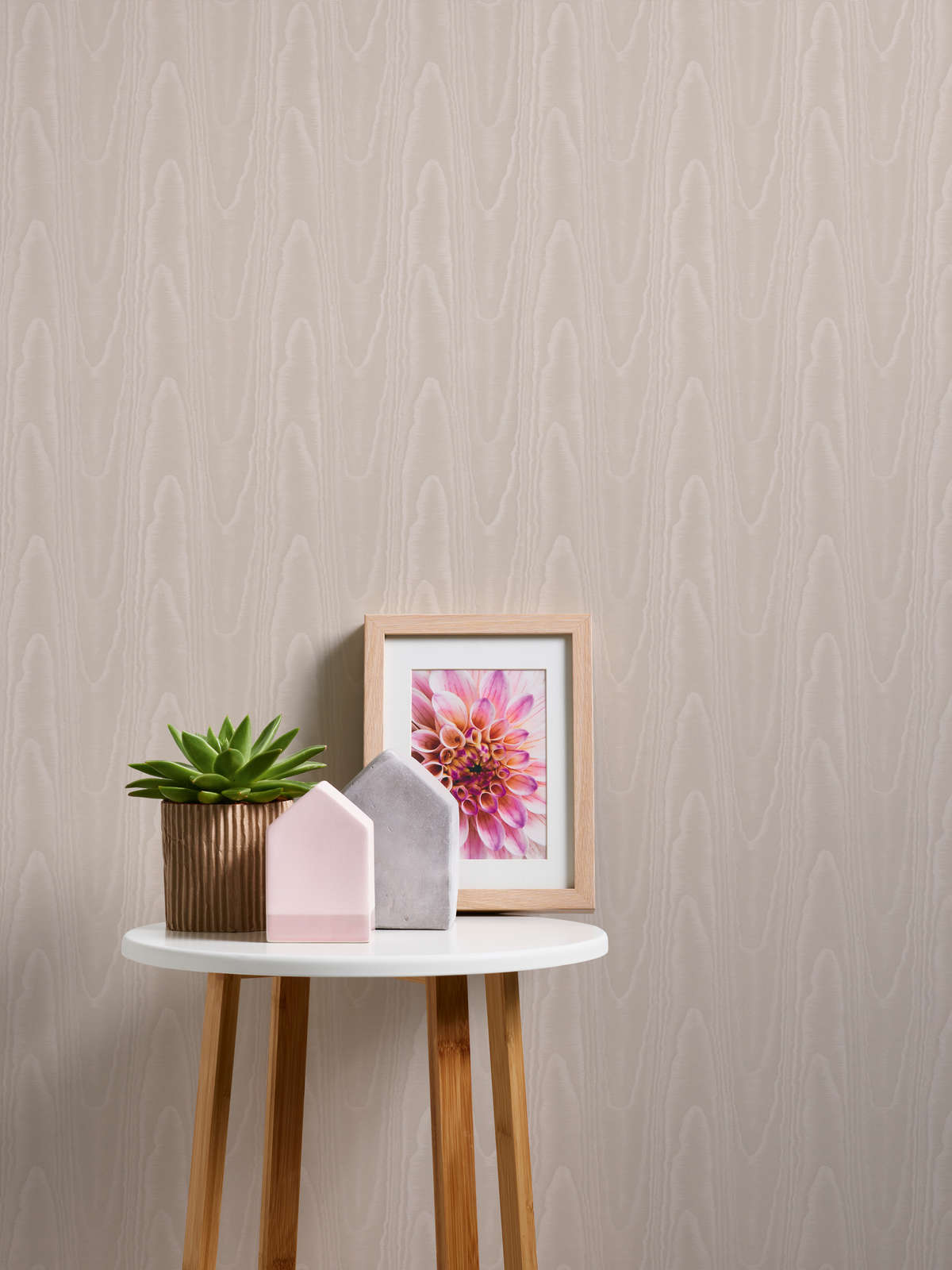             Cream non-woven wallpaper moiré effect & textile texture
        