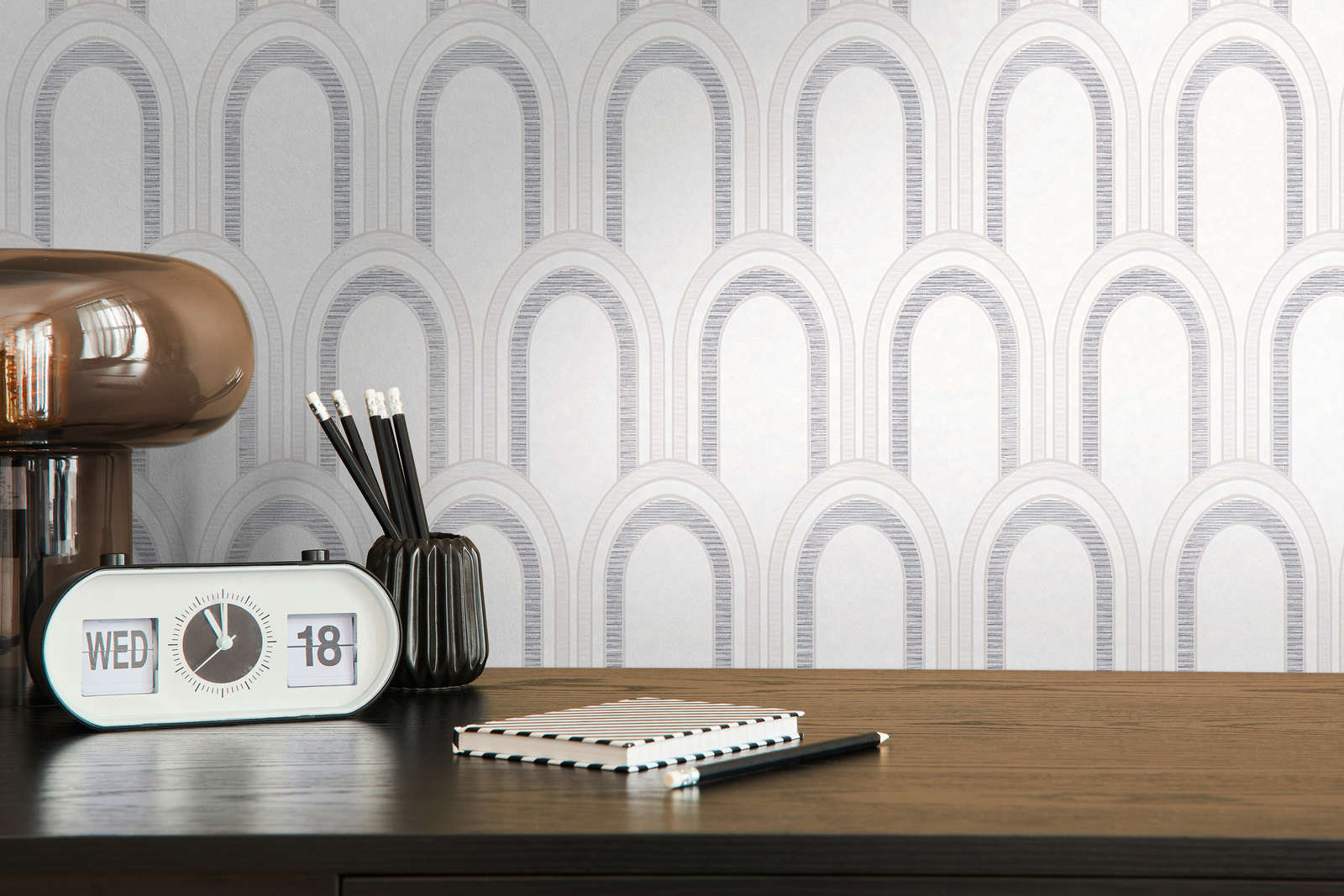             Non-woven wallpaper in bow look with gloss effect - white, grey, silver
        