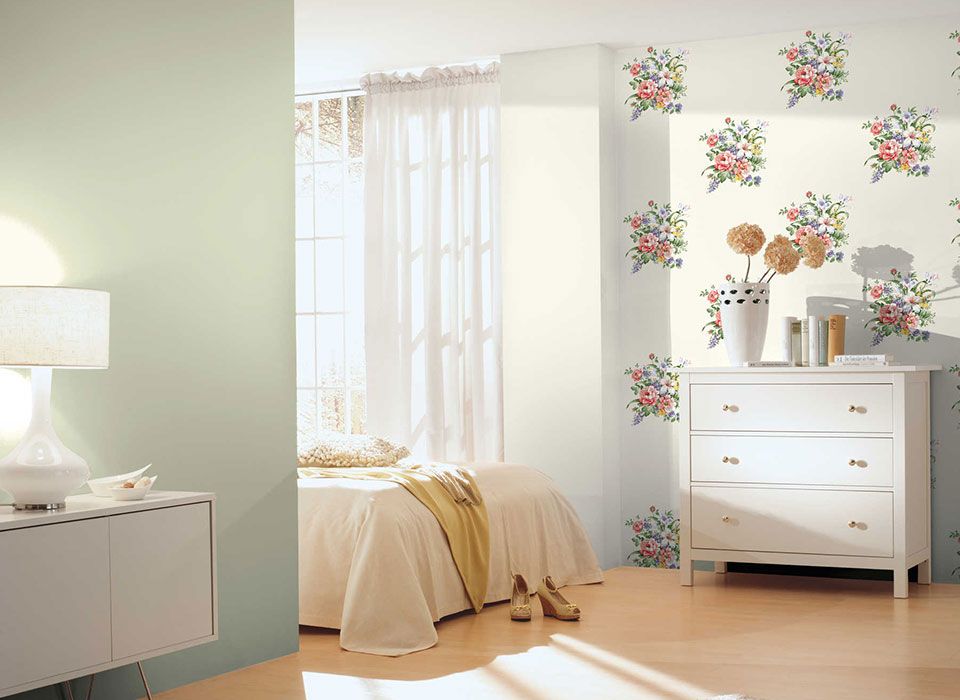 Floral-wallpaper-for-the-bedroom