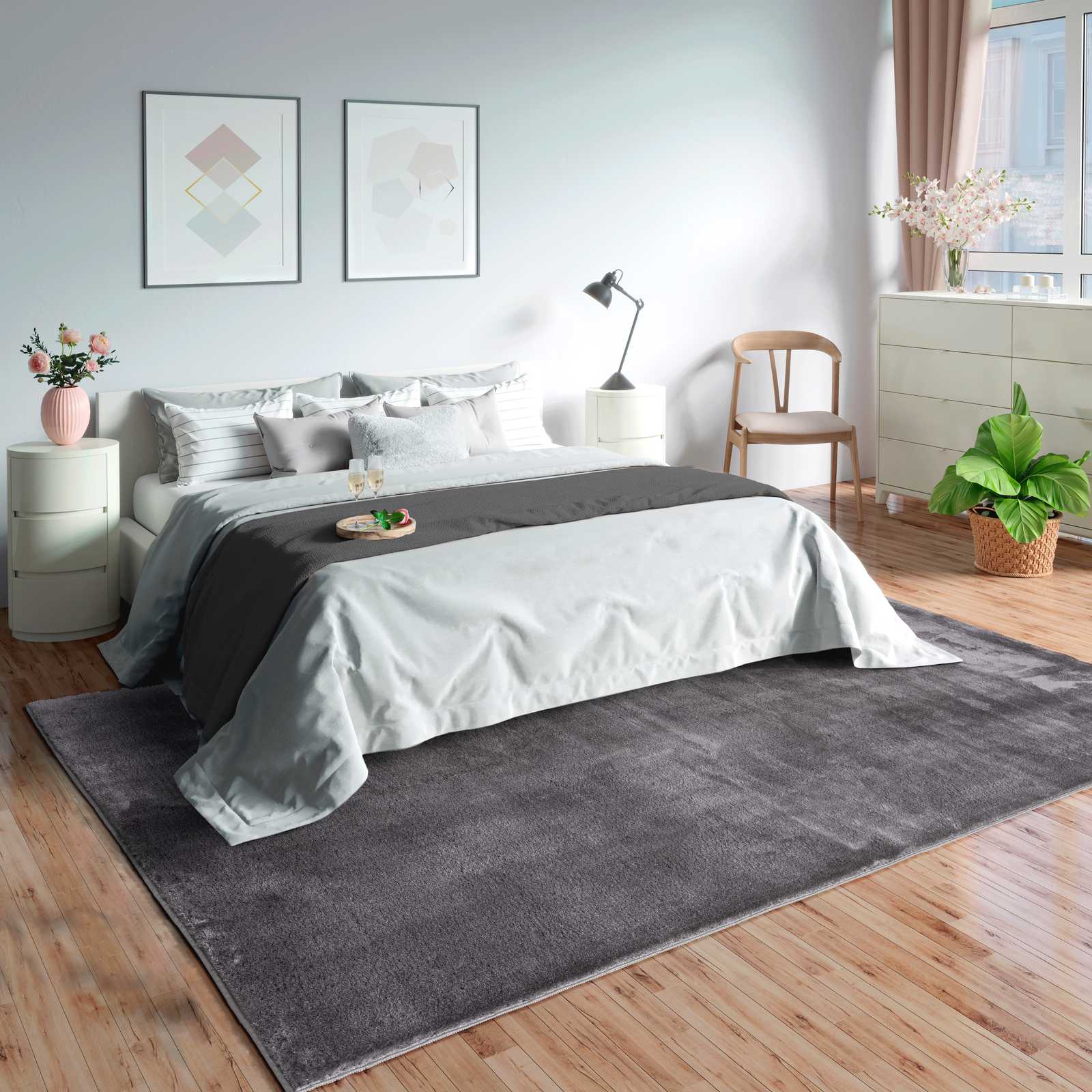         Fluffy high pile carpet in anthracite - 110 x 60 cm
    