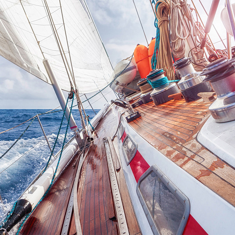 Digital behang Zeilboot op zee - Premium glad fleece
