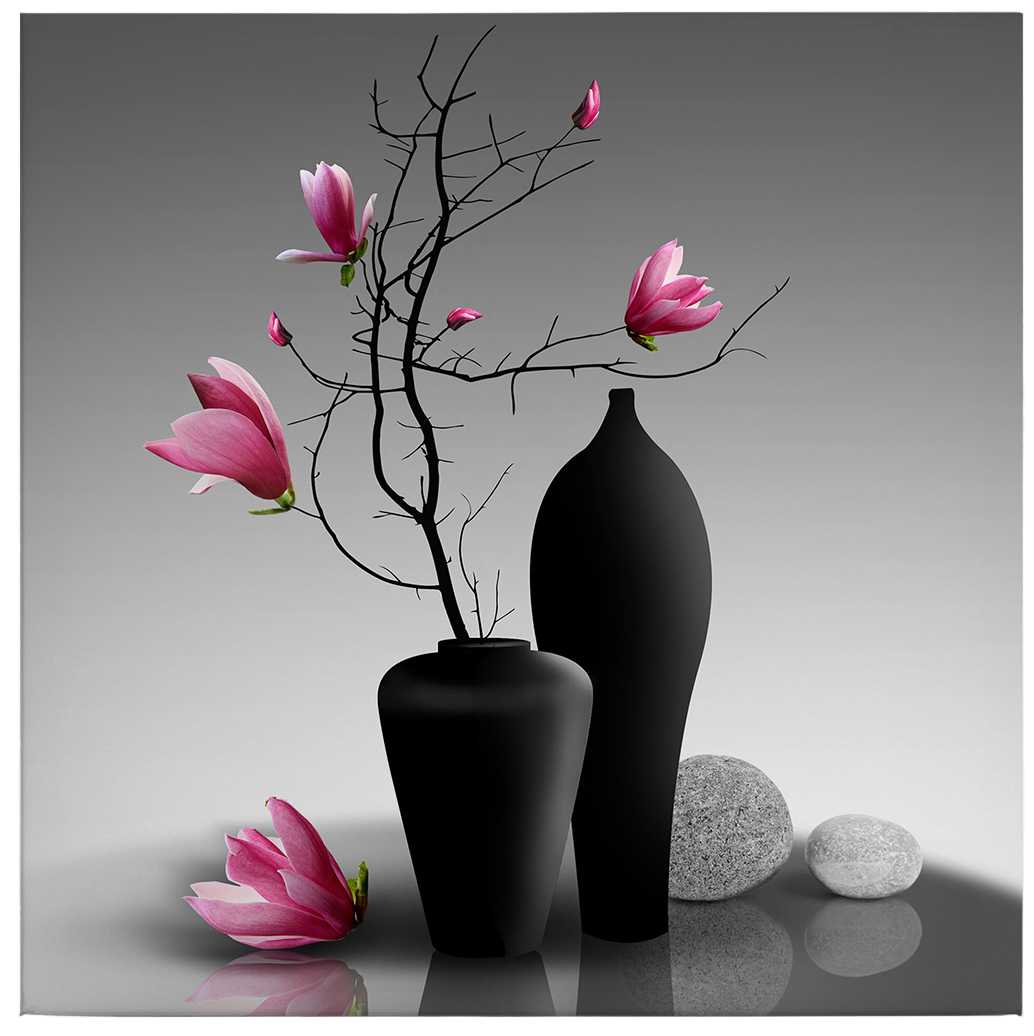             Tableau toile carré branche de magnolia dans un vase noir - 0,50 m x 0,50 m
        