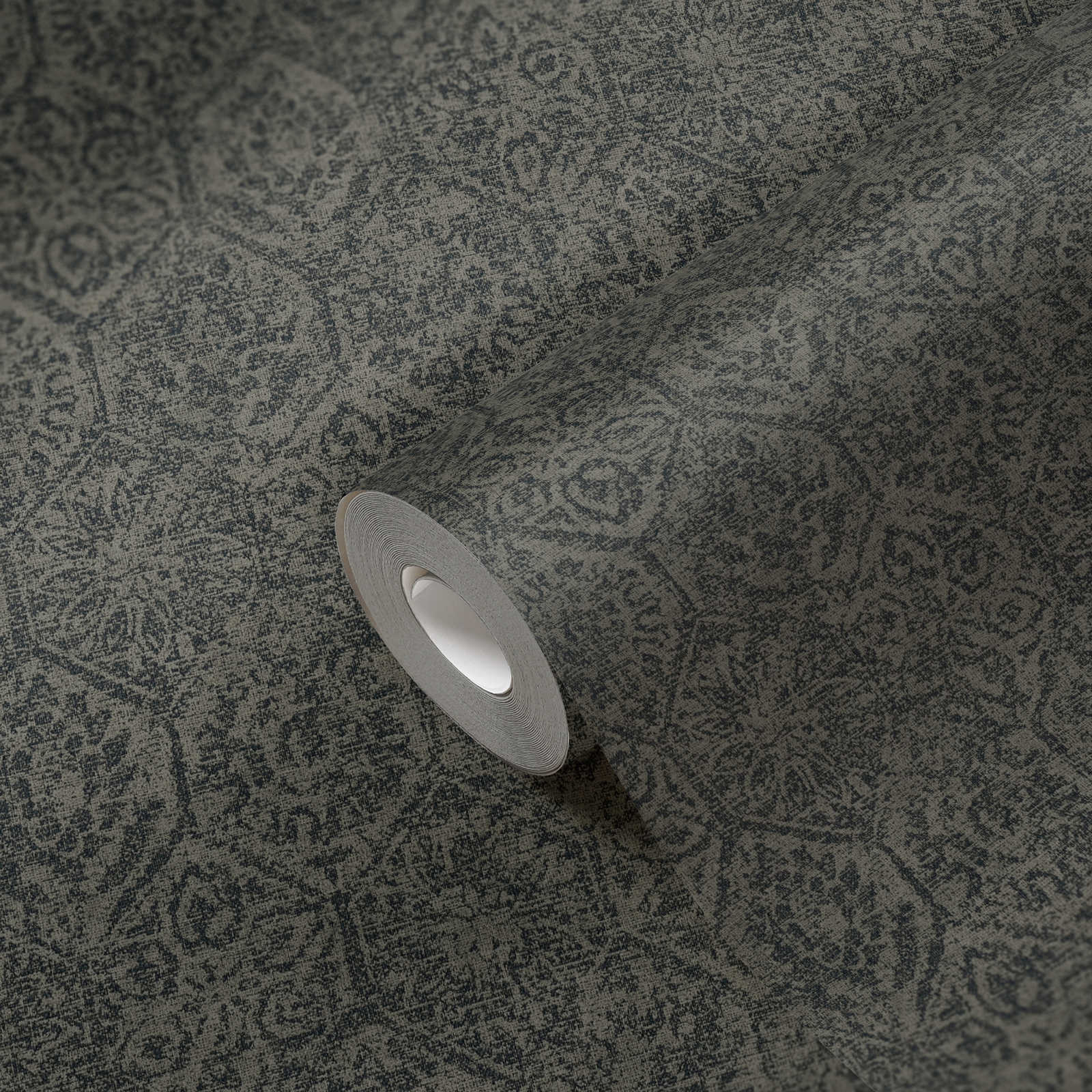             Wallpaper vintage pattern in floral used look - grey, black
        