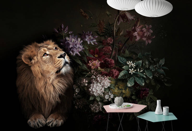             Papier peint panoramique Portrait de lion avec fleurs - Walls by Patel
        