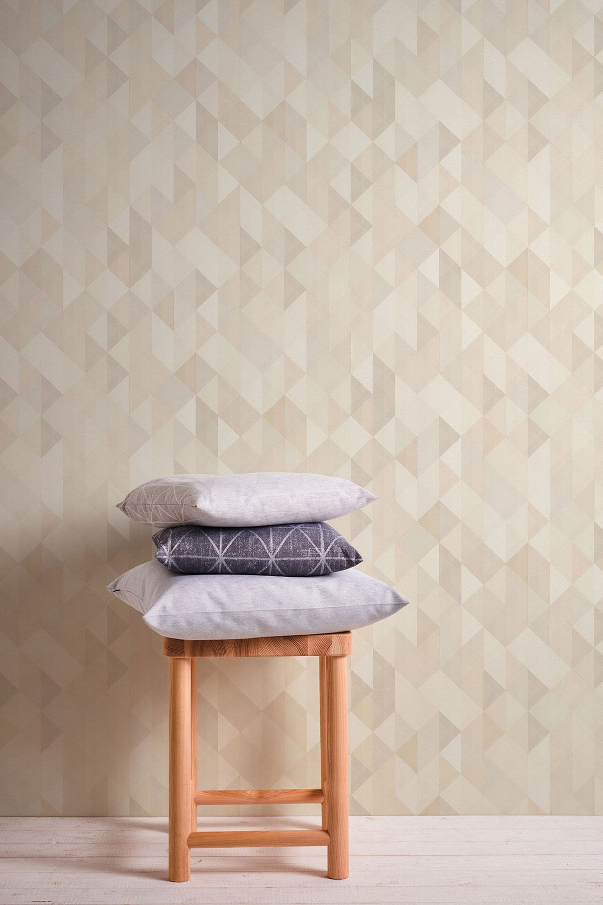 Scandinavian Wallpaper Beige Creme pattern