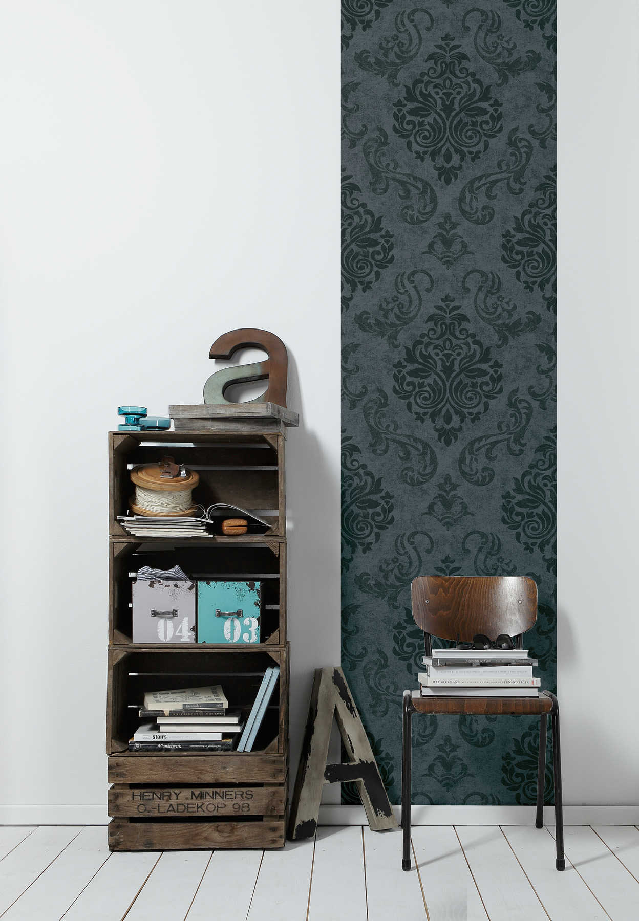             Baroque ornament wallpaper with textured pattern in used look - black
        