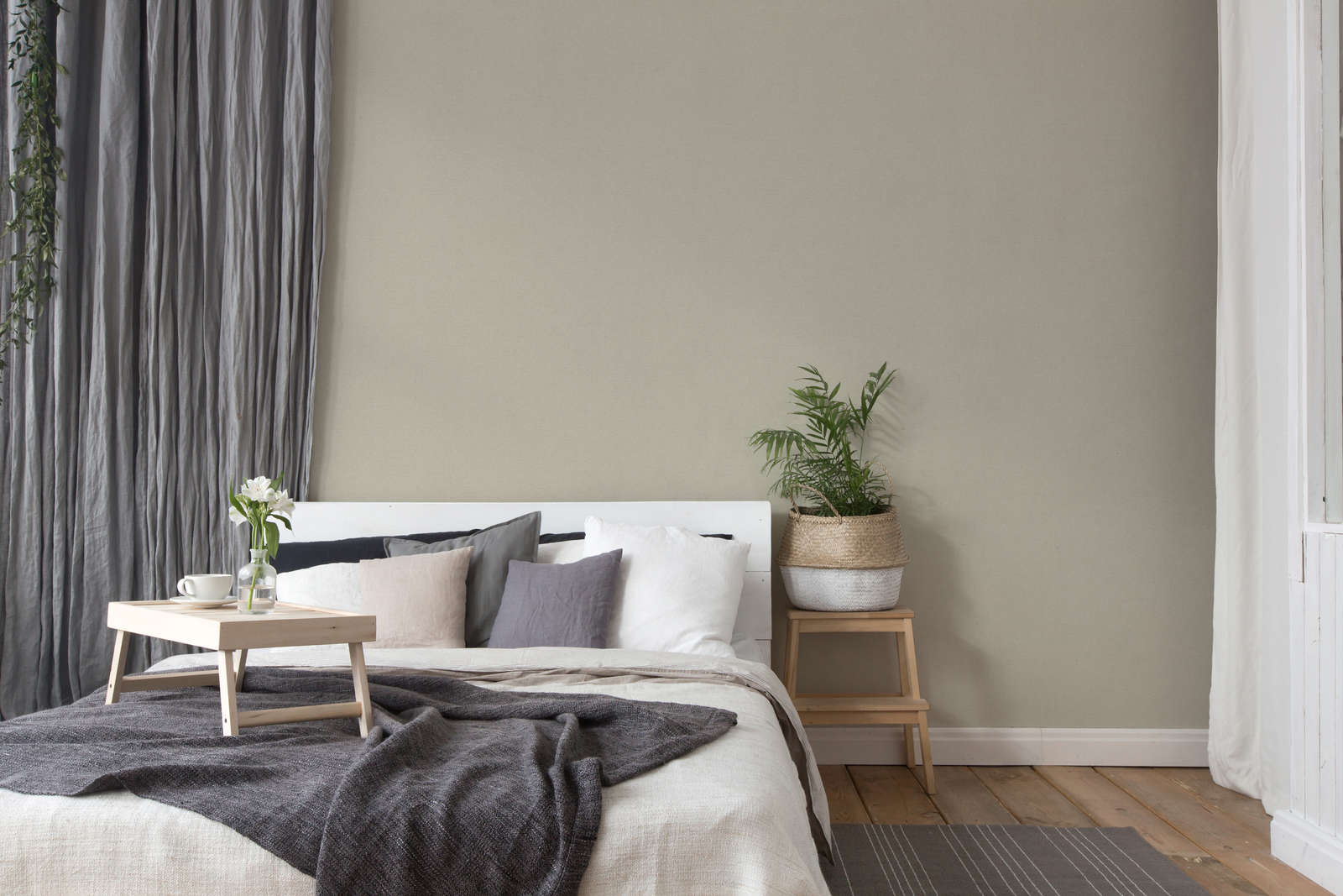             Linen look wallpaper beige with mottled textile texture
        
