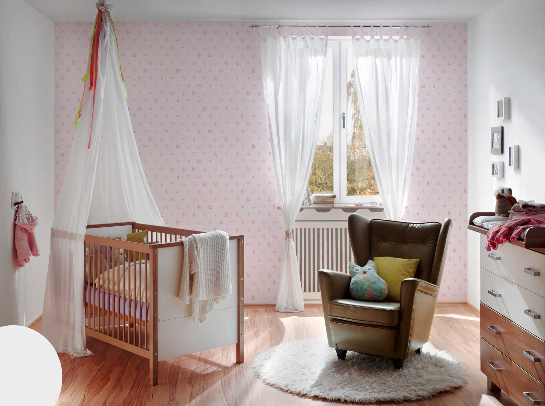             Beautiful baby room wallpaper for girls with pink pattern
        