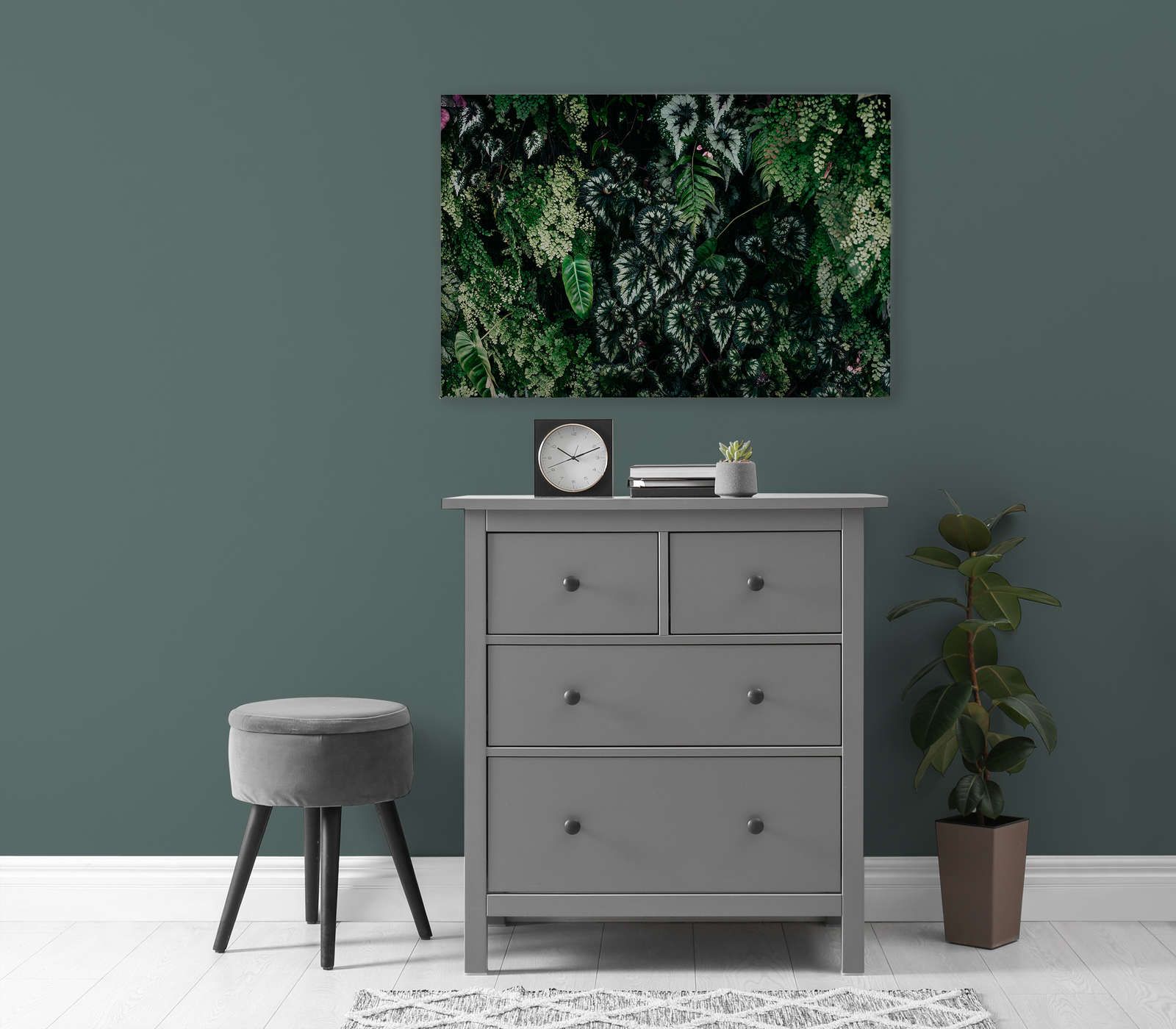             Deep Green 2 - Quadro su tela con foliage, felci e piante pendenti - 0,90 m x 0,60 m
        