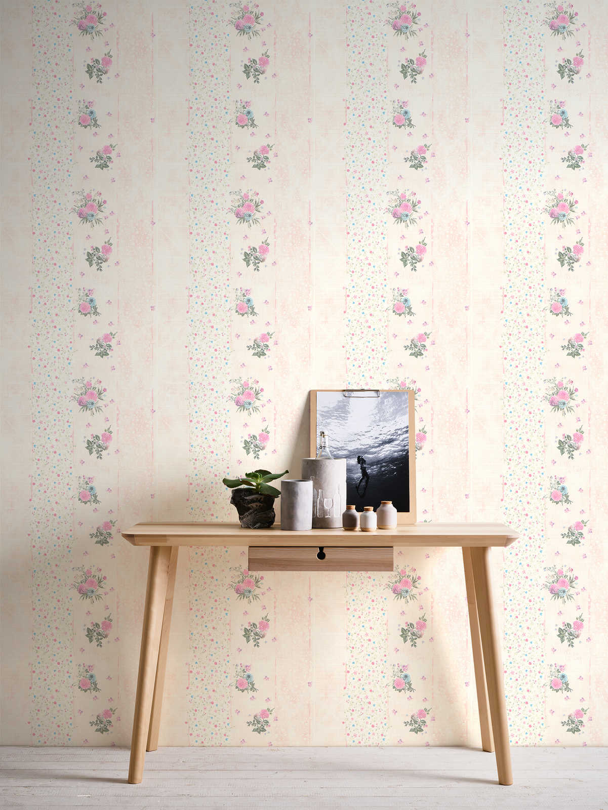             Flowers wallpaper with striped design - colourful, pink
        