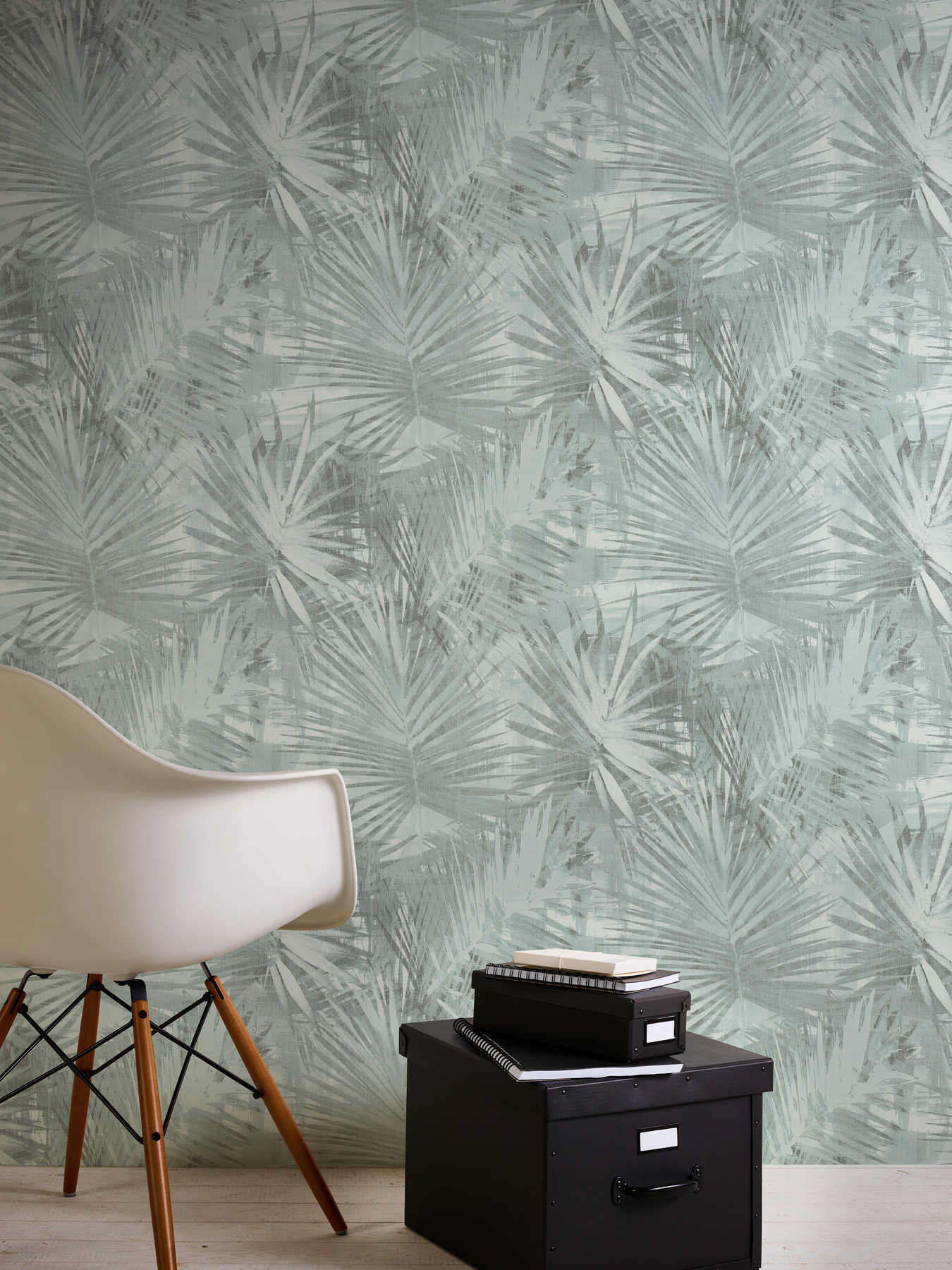             Leaves non-woven wallpaper with abstract fern pattern - green
        