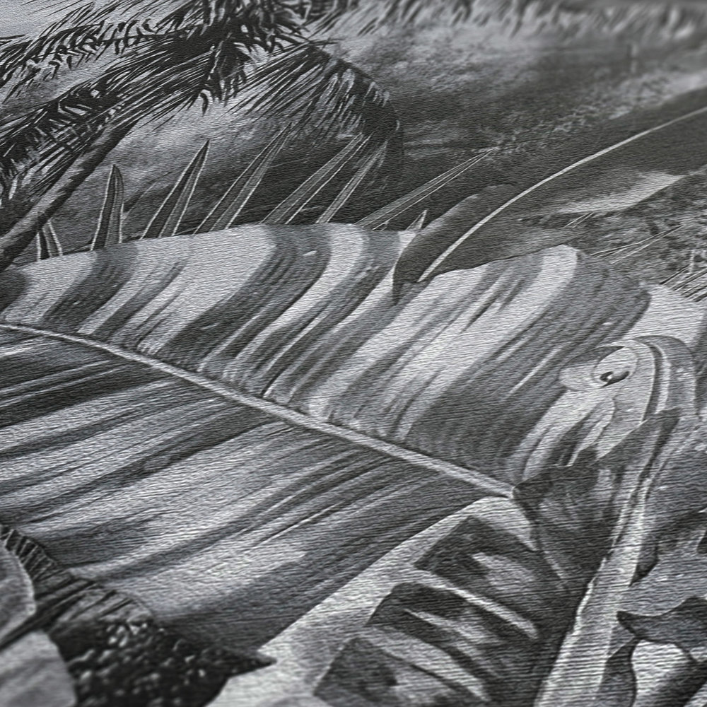             Papel pintado blanco y negro con motivos de la selva y palmeras
        