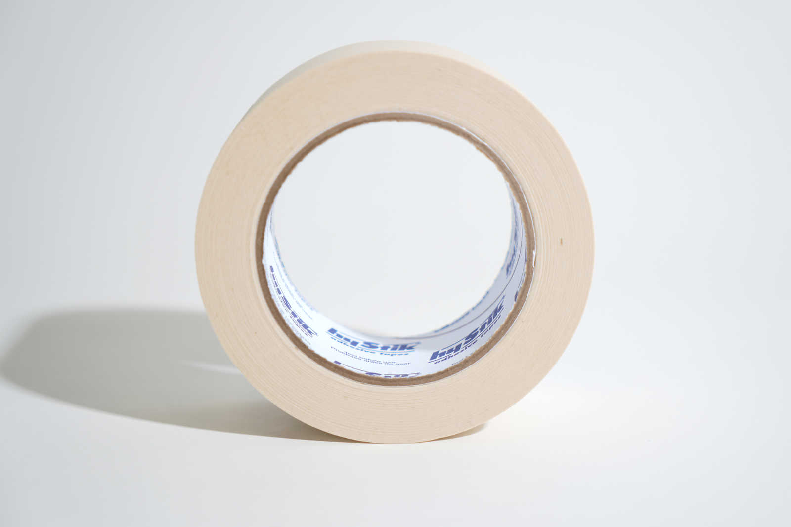             Crepe tape 50mm x 50m in crème
        