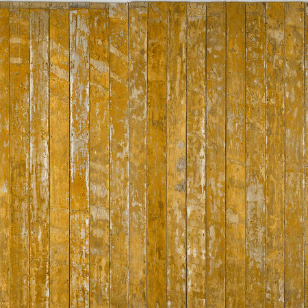 Tablones de madera papel pintado amarillo con aspecto de madera usada
