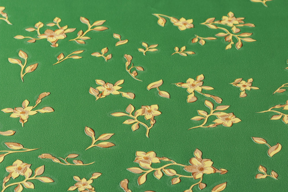             Papier peint vert VERSACE avec petites fleurs dorées - vert, or, jaune
        