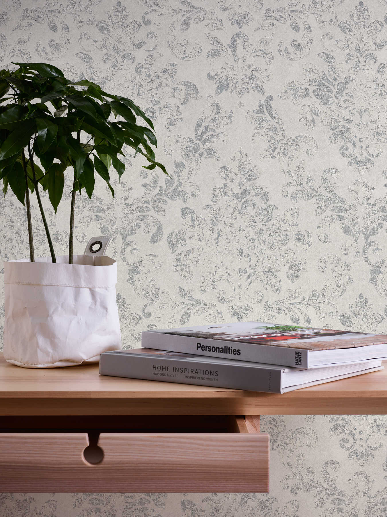             Baroque wallpaper with ornaments in vintage style - grey, silver, white
        