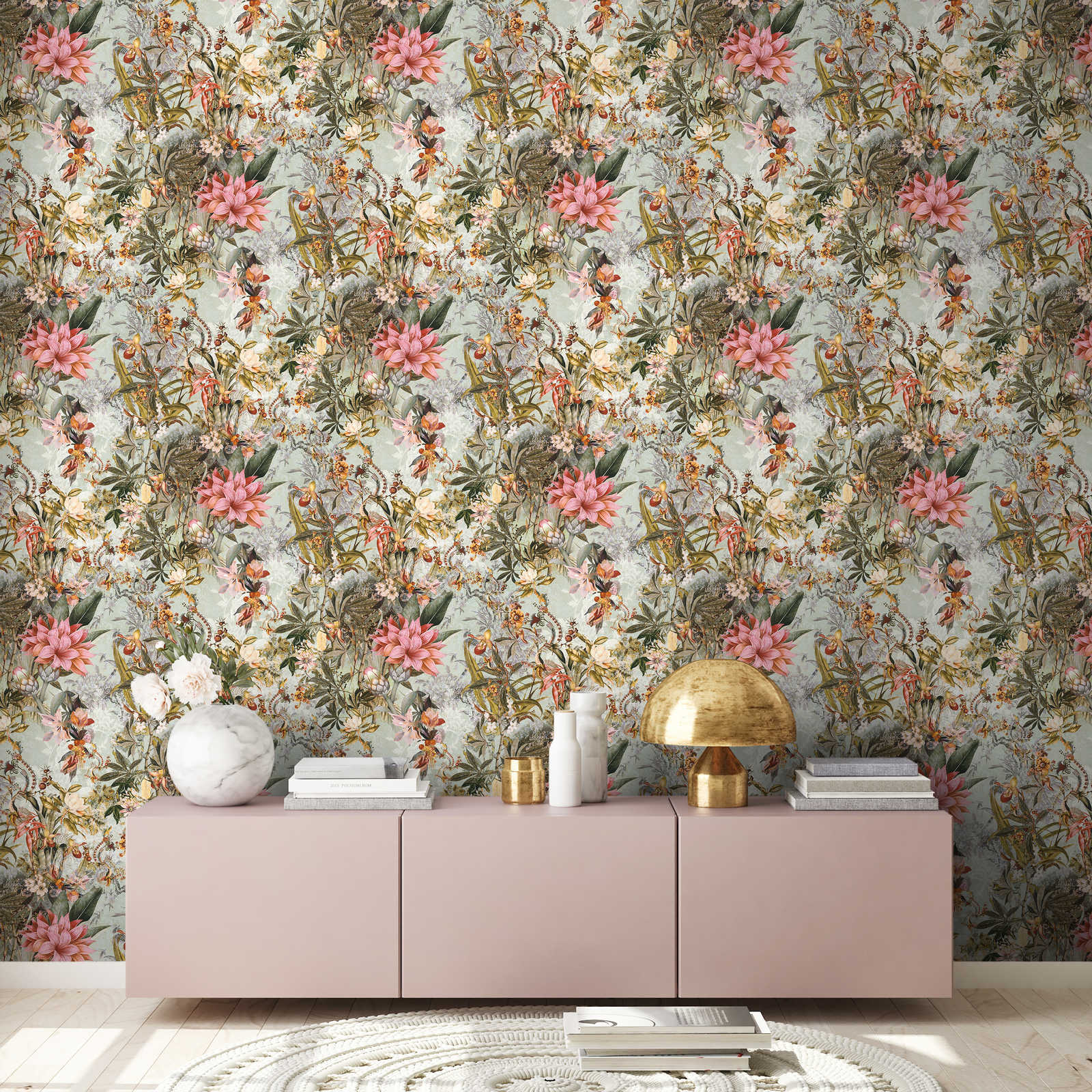             Non-woven wallpaper vintage jungle pattern - green, pink
        