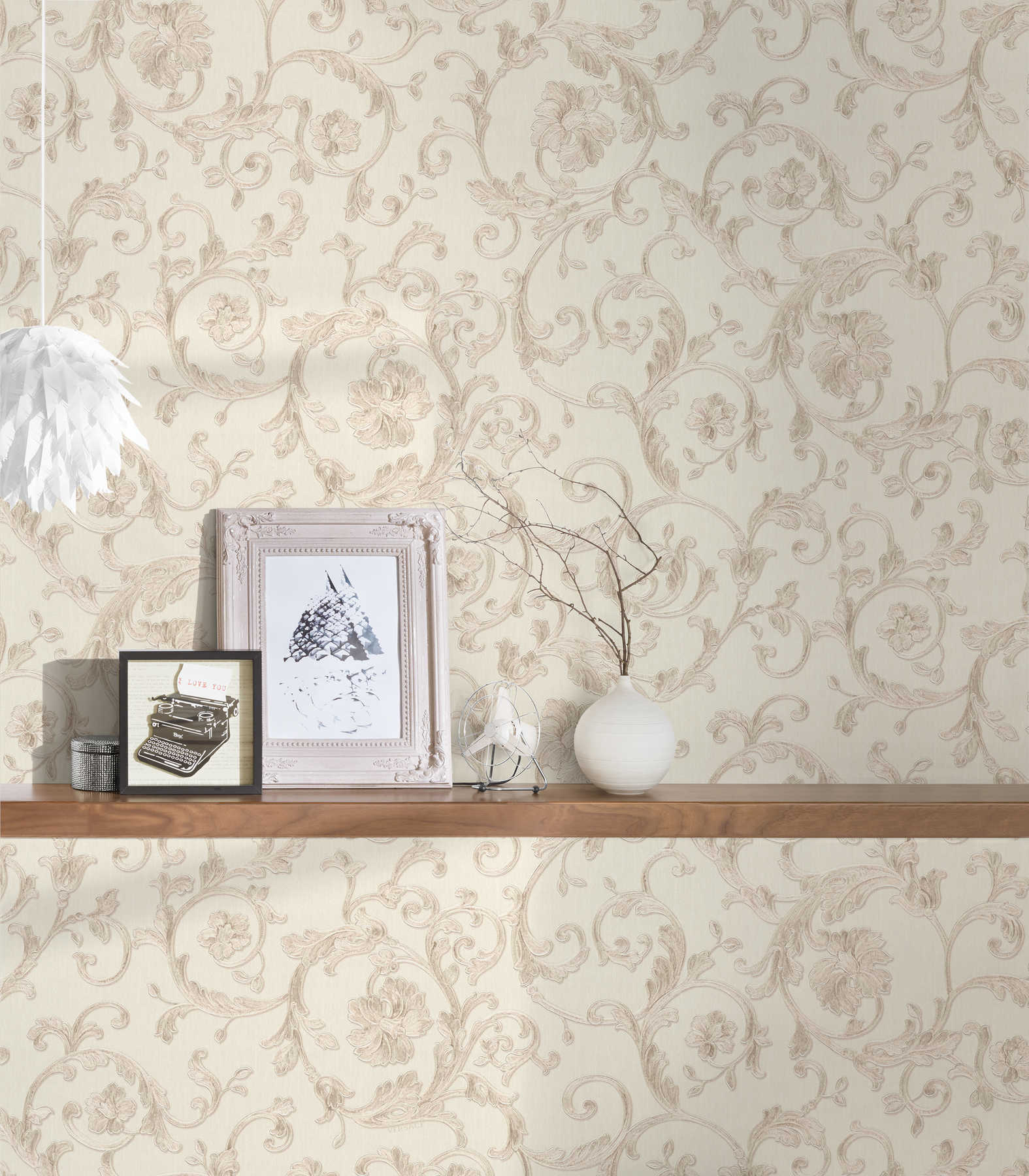             VERSACE wallpaper with metallic vines & flowers - cream
        