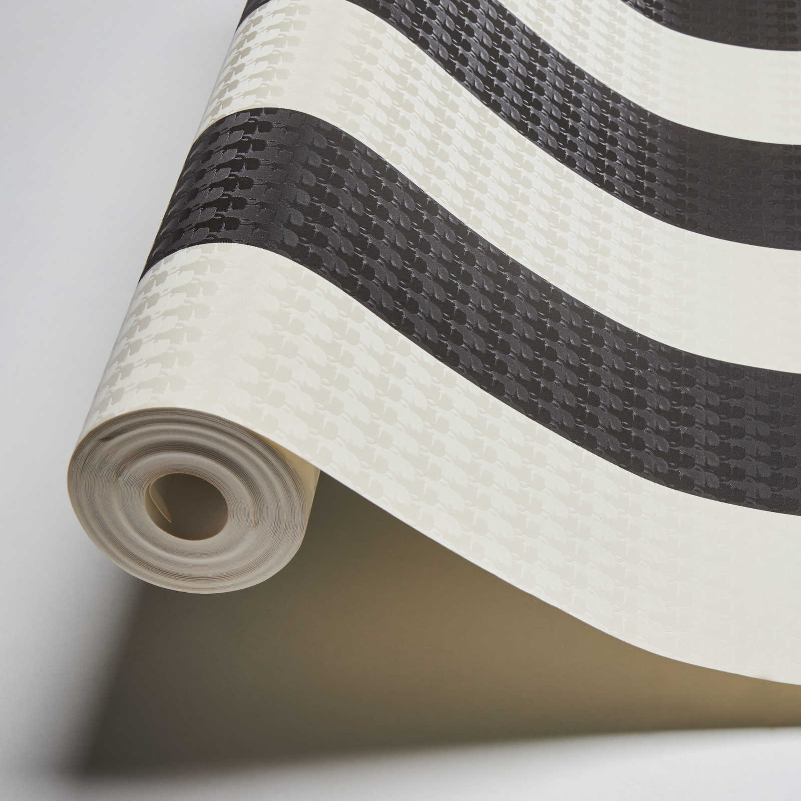             Karl LAGERFELD behangpapier streep & textuur patroon - zwart, wit
        