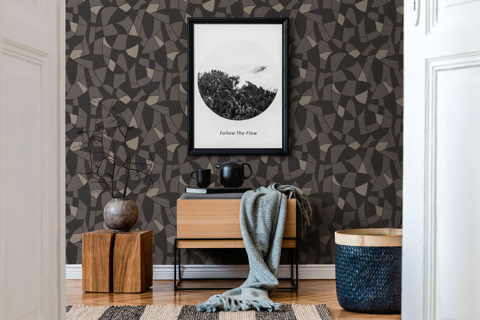             Non-woven wallpaper in geometric style - black
        