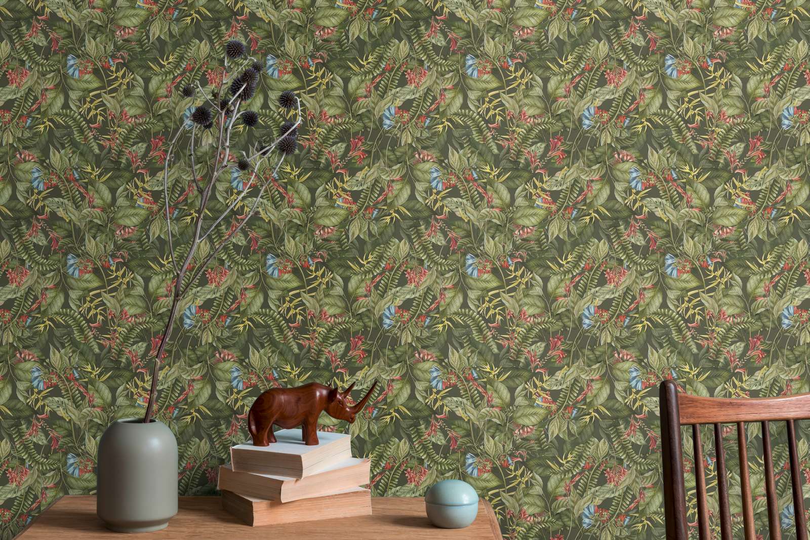             Wallpaper with leaves & flowers in floral style textured matt - green, dark green, red
        