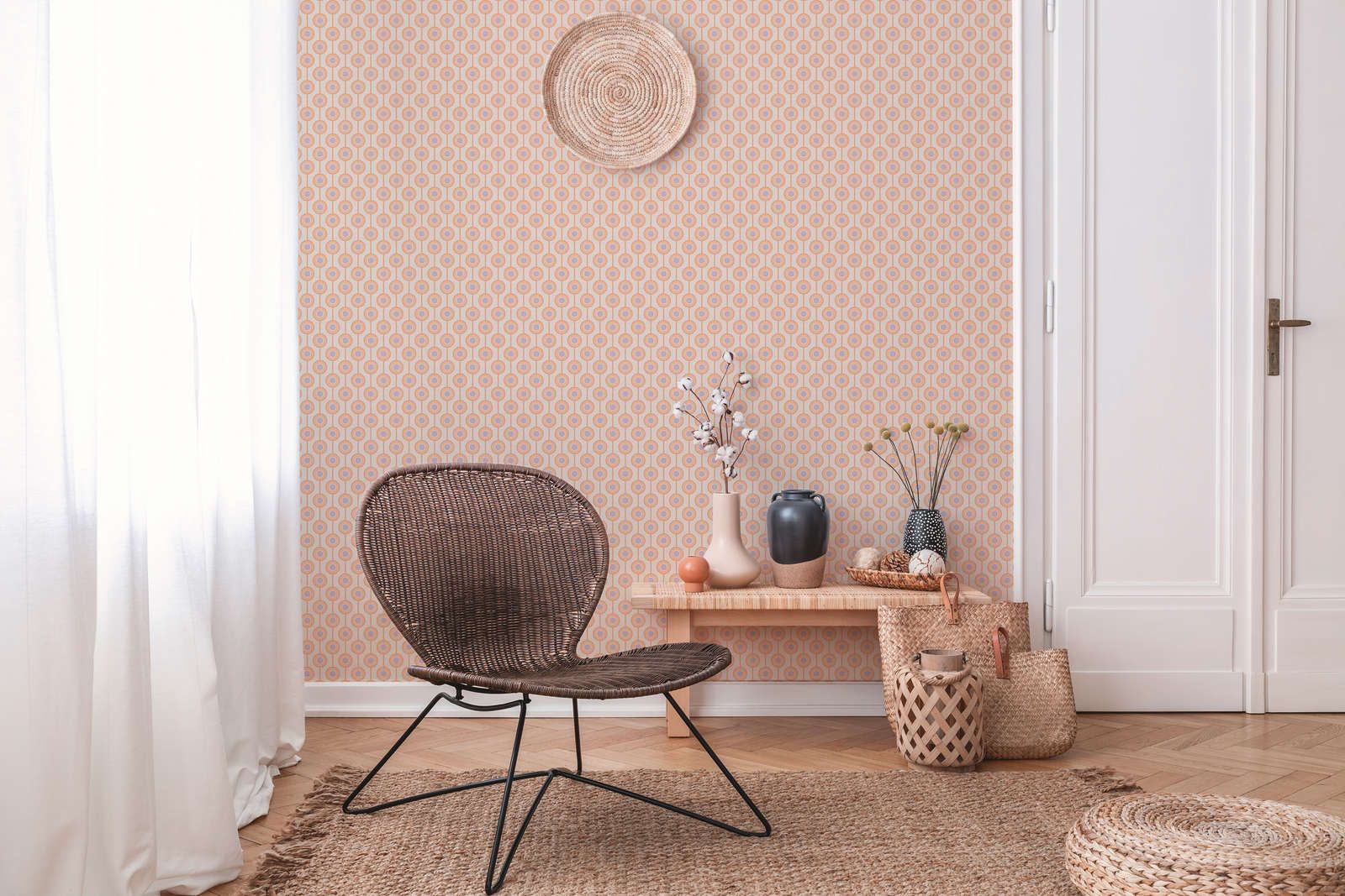             Non-woven wallpaper with circle pattern in soft colours - beige, orange, purple
        