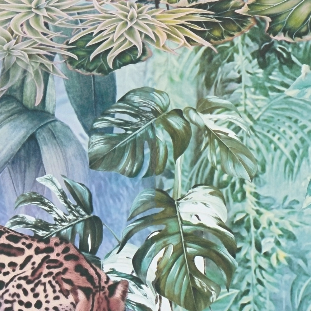             Carta da parati della giungla con animali e piante in acquerello
        