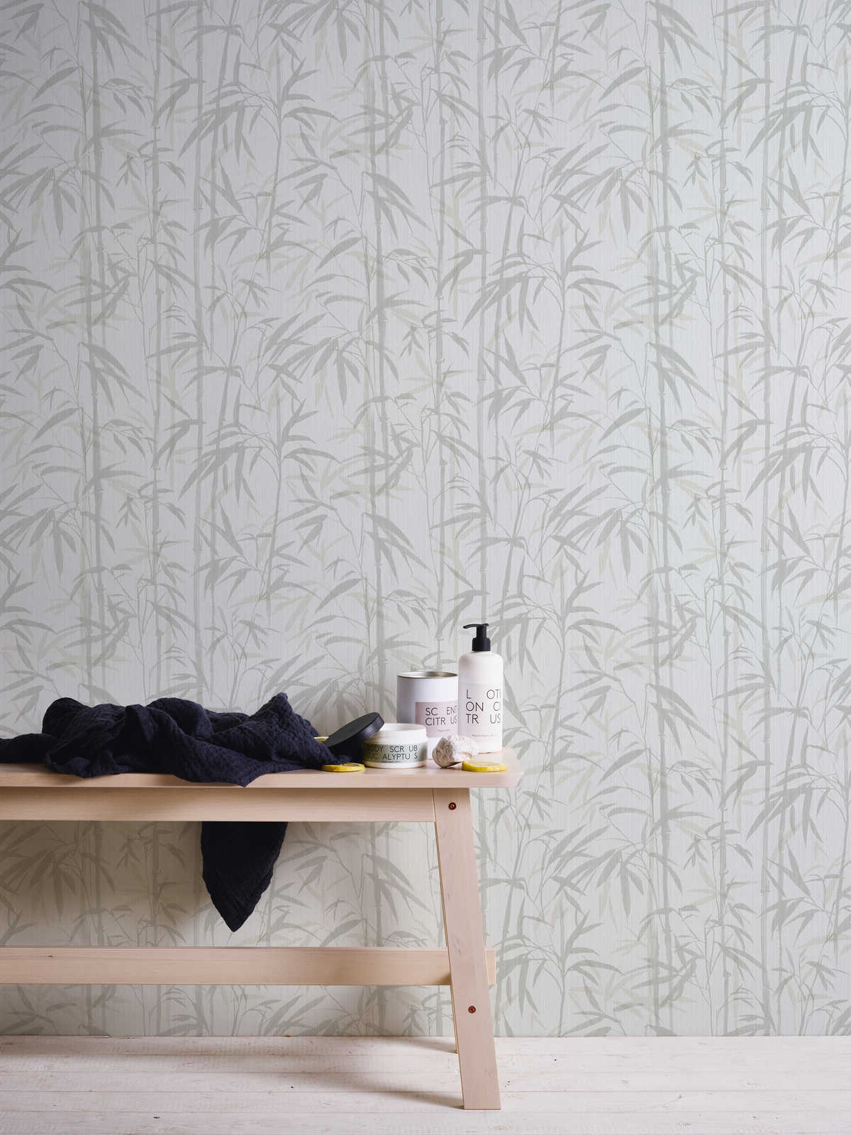             Papel pintado no tejido MICHALSKY con motivo de bambú natural - beige, crema
        