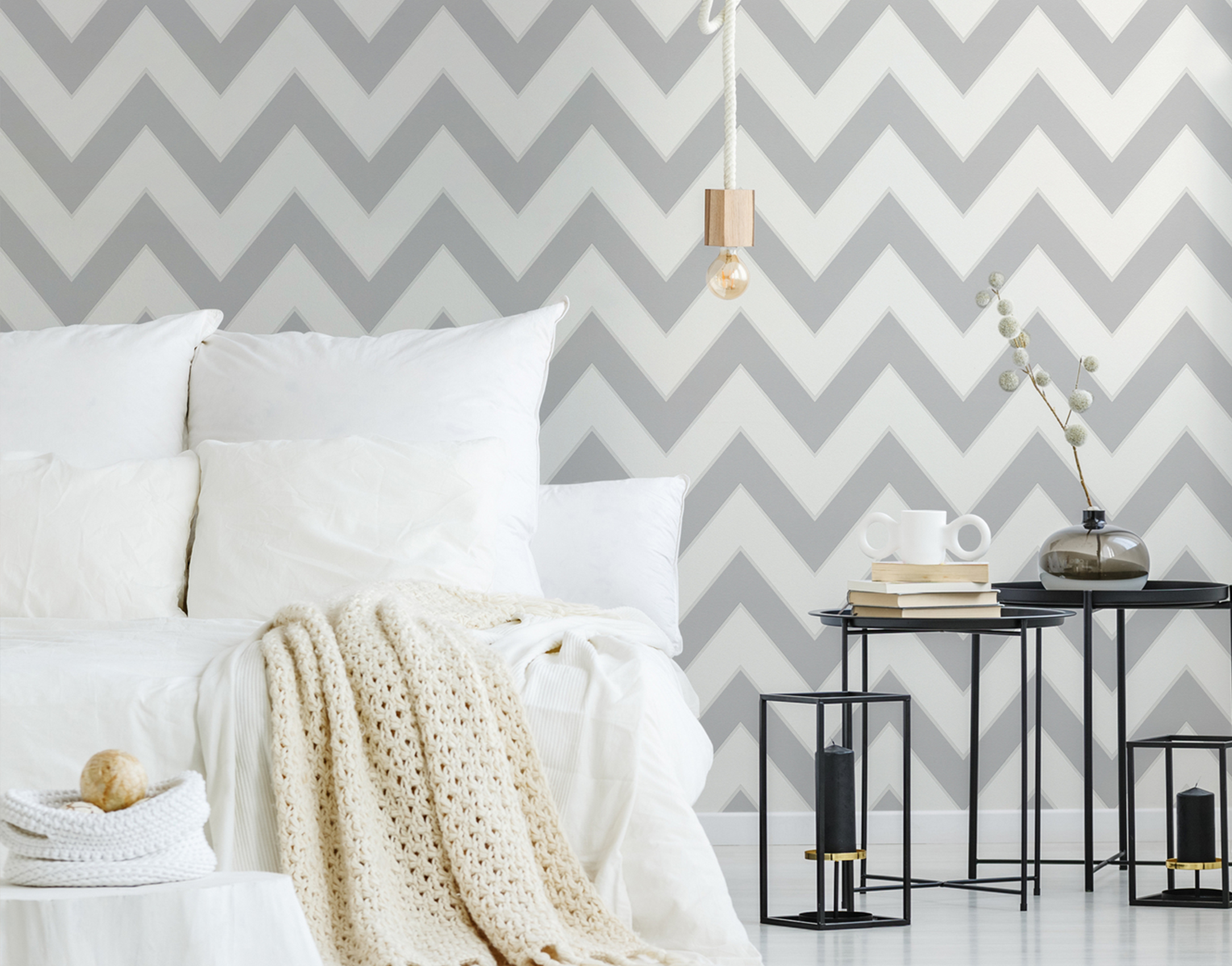 Room picture bedroom with zig-zag wallpaper by Michalsky AS939435